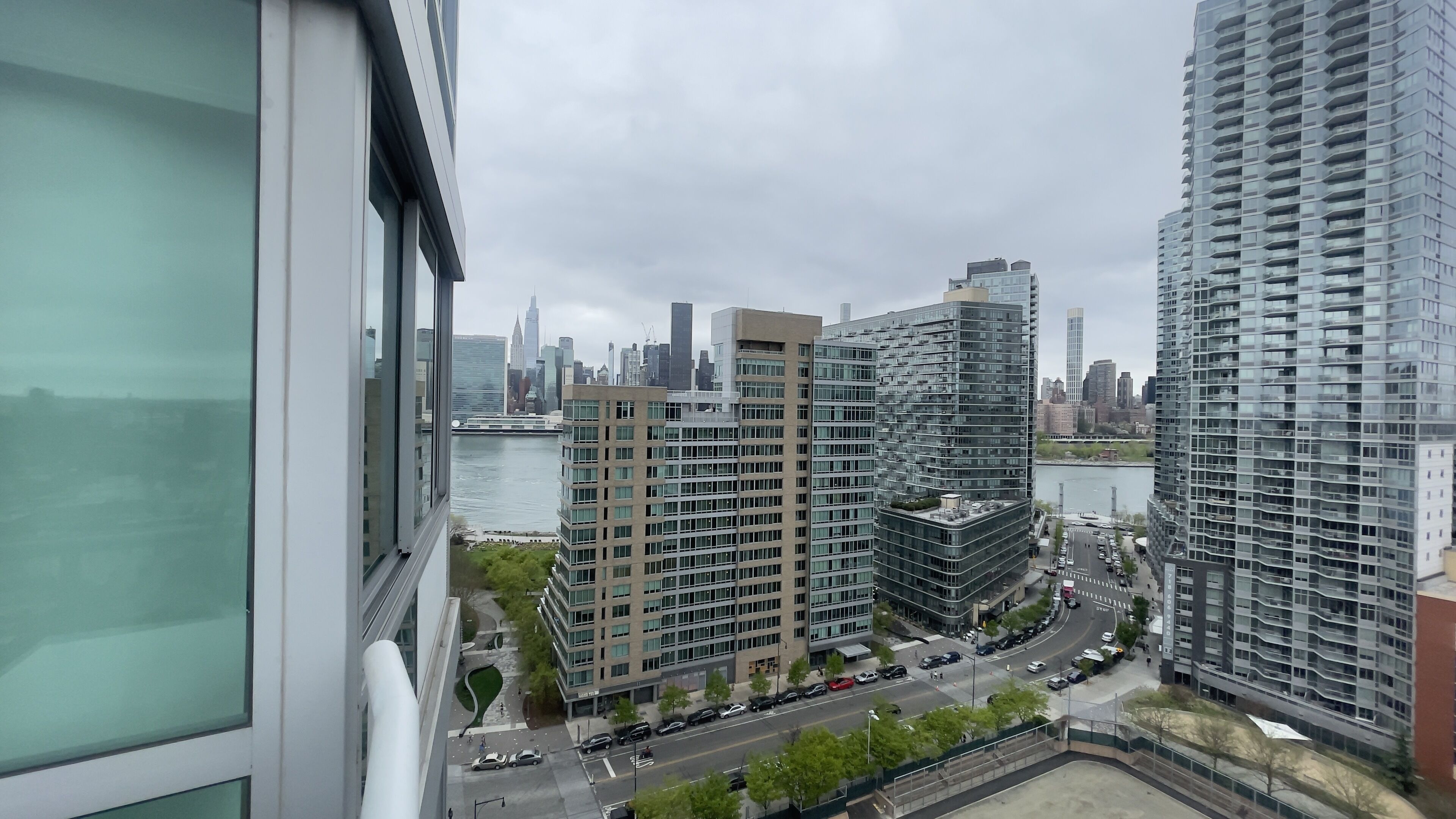 Enjoy a stylish experience at this centrally-located place in LIC