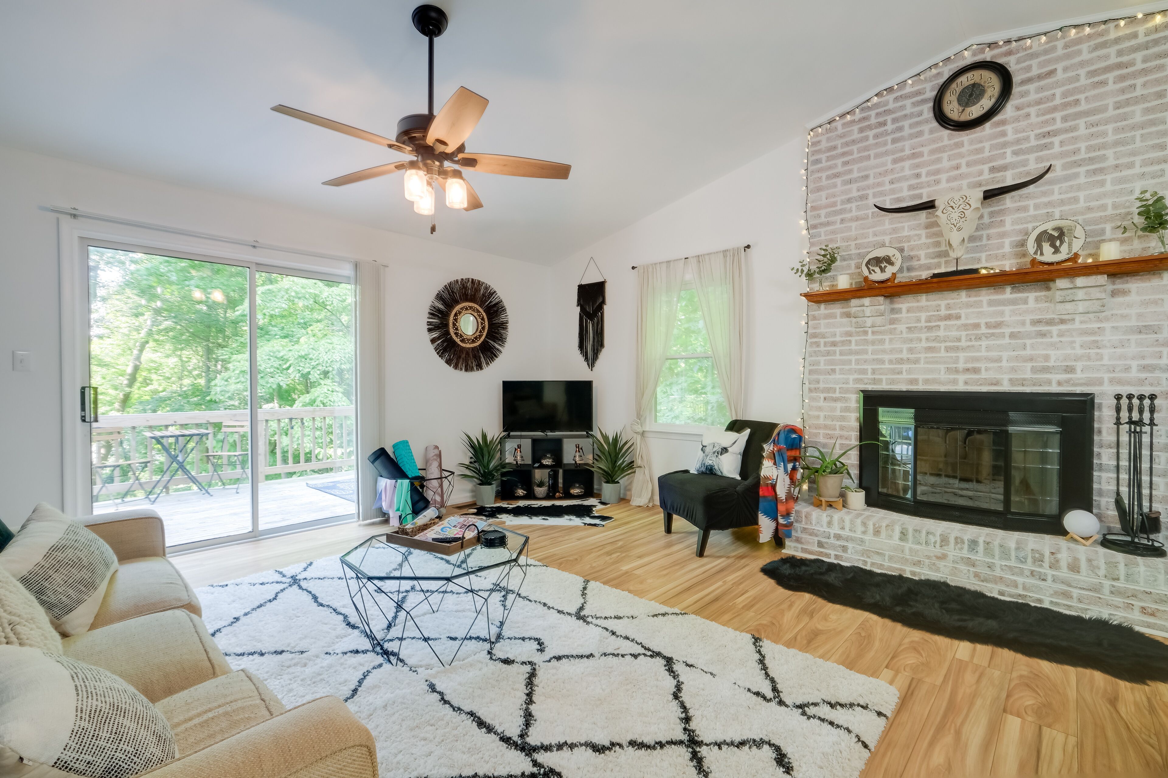 Lakefront Maryland Cabin w/ Fire Pit, Grill & Deck