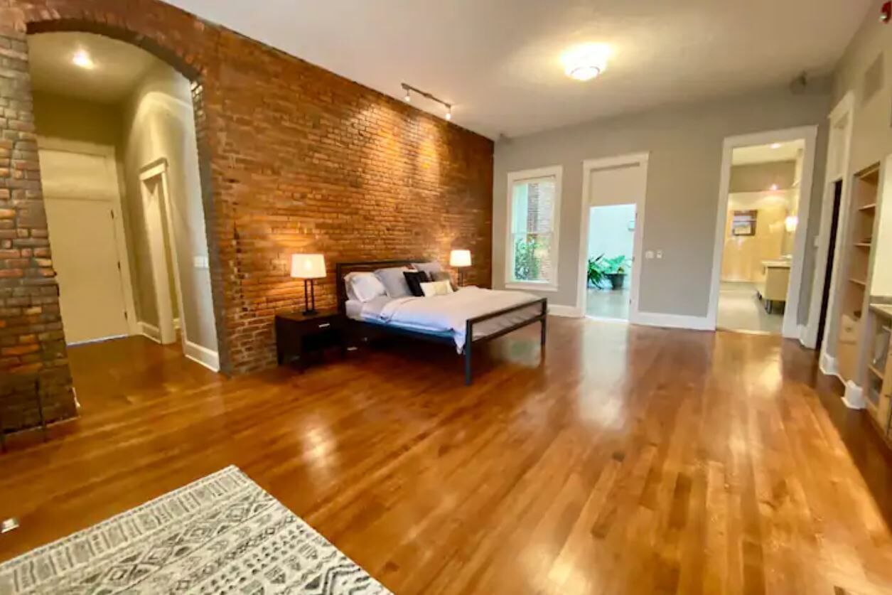 Casa Urbana's - Tuller Primary Suite