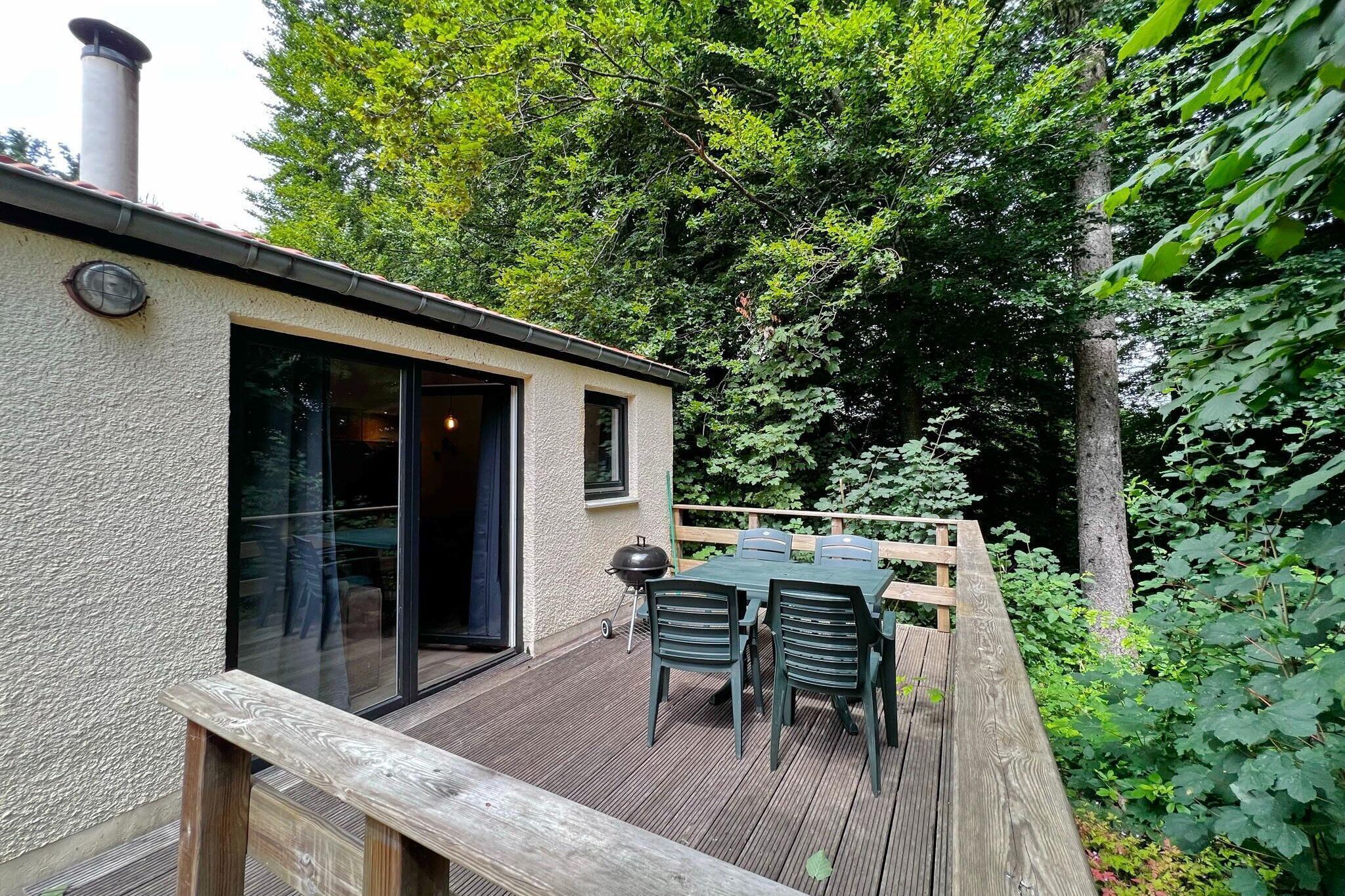 Renovated bungalow near the lake of Vallée de Rabais in Virton