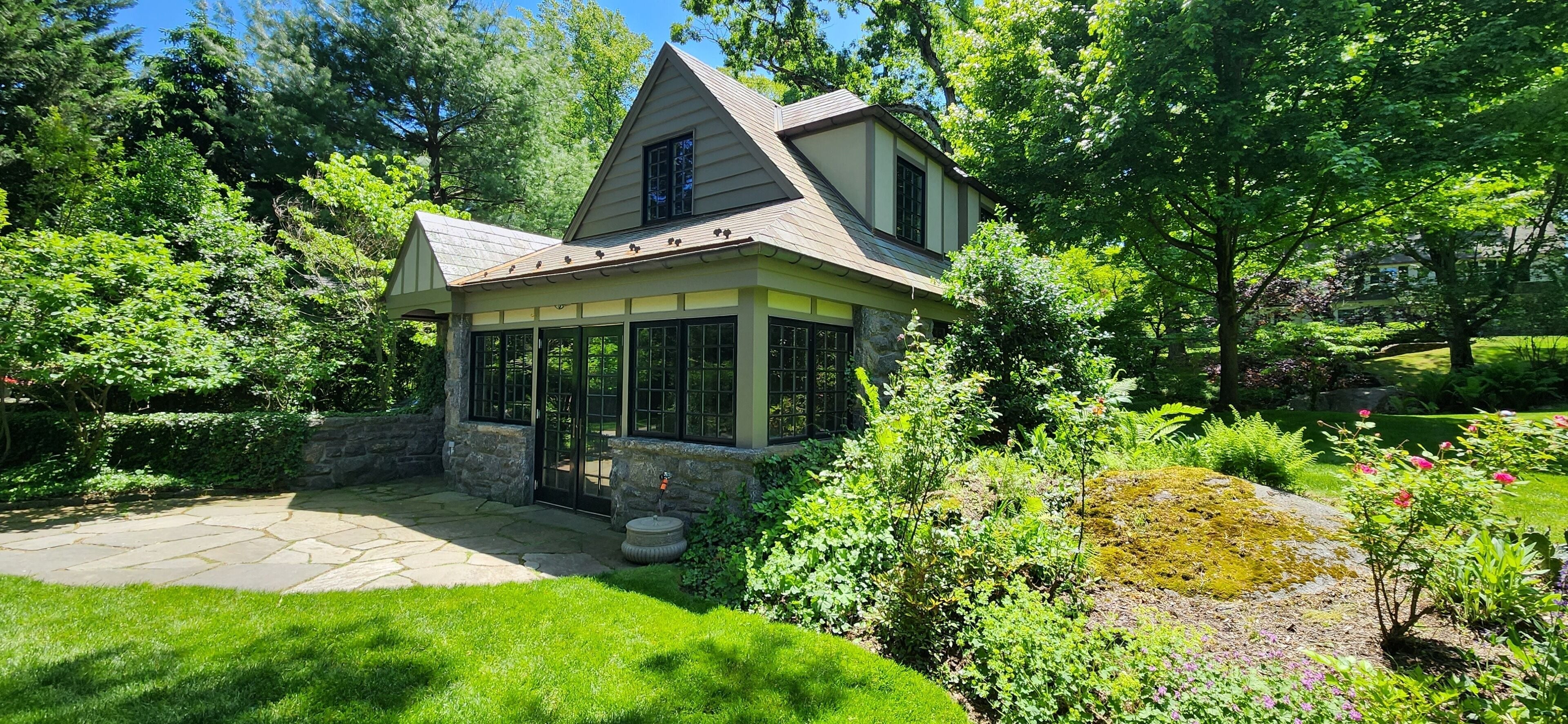 Beautiful private guesthouse in Larchmont