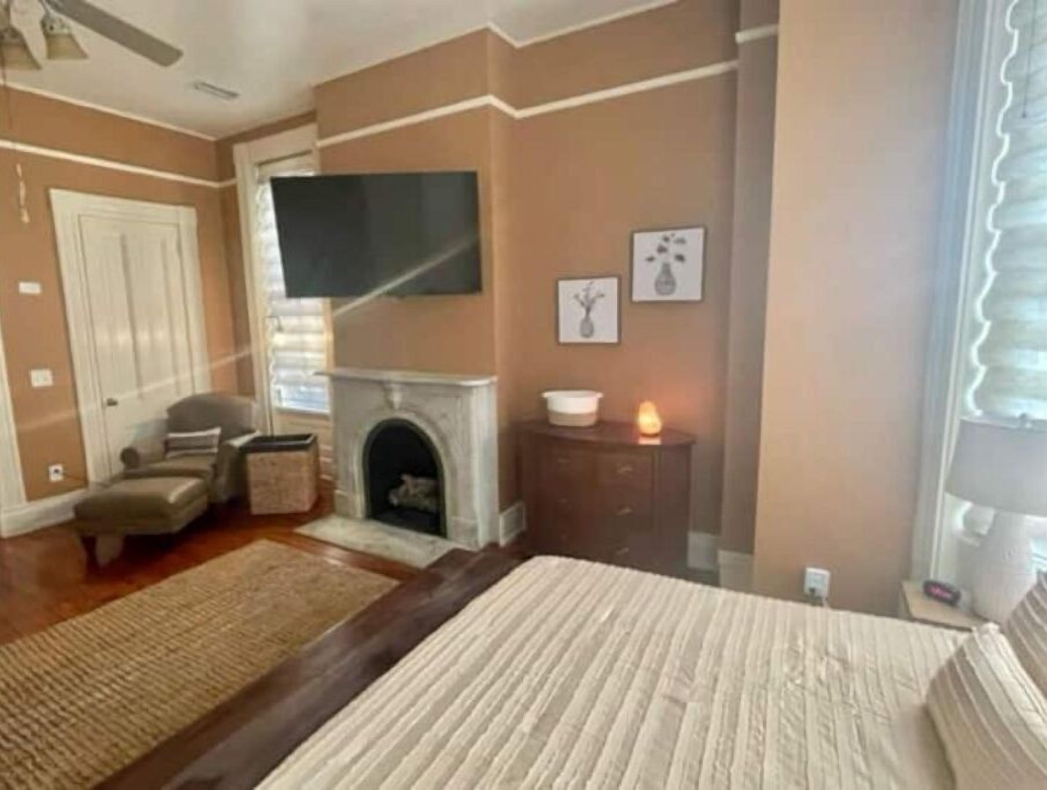 Historic private guest apartment