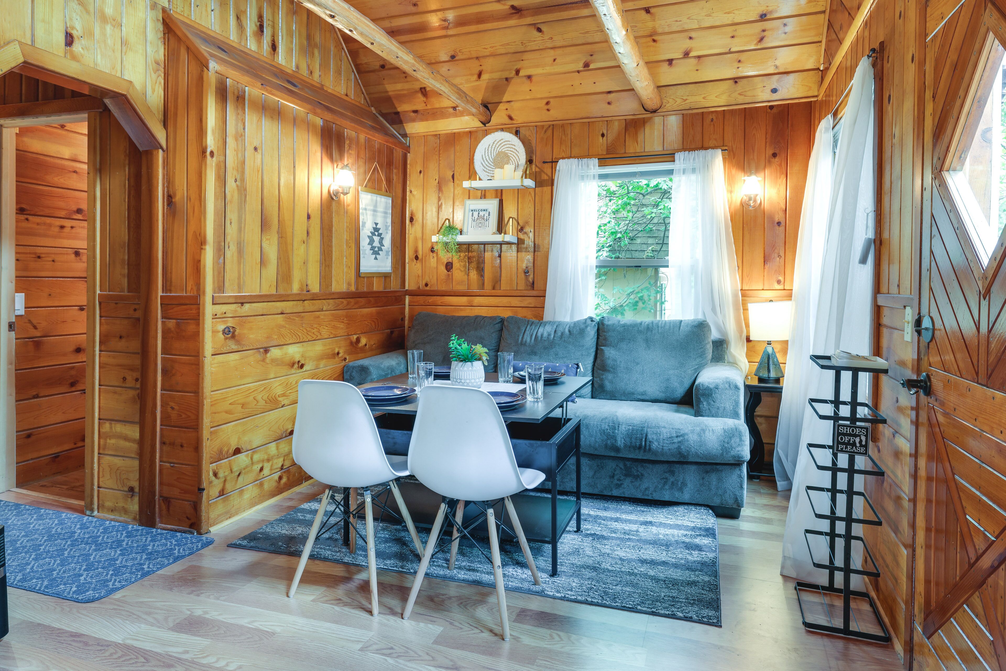 Cozy Twain Harte Cabin w/ Deck & Fire Pit!