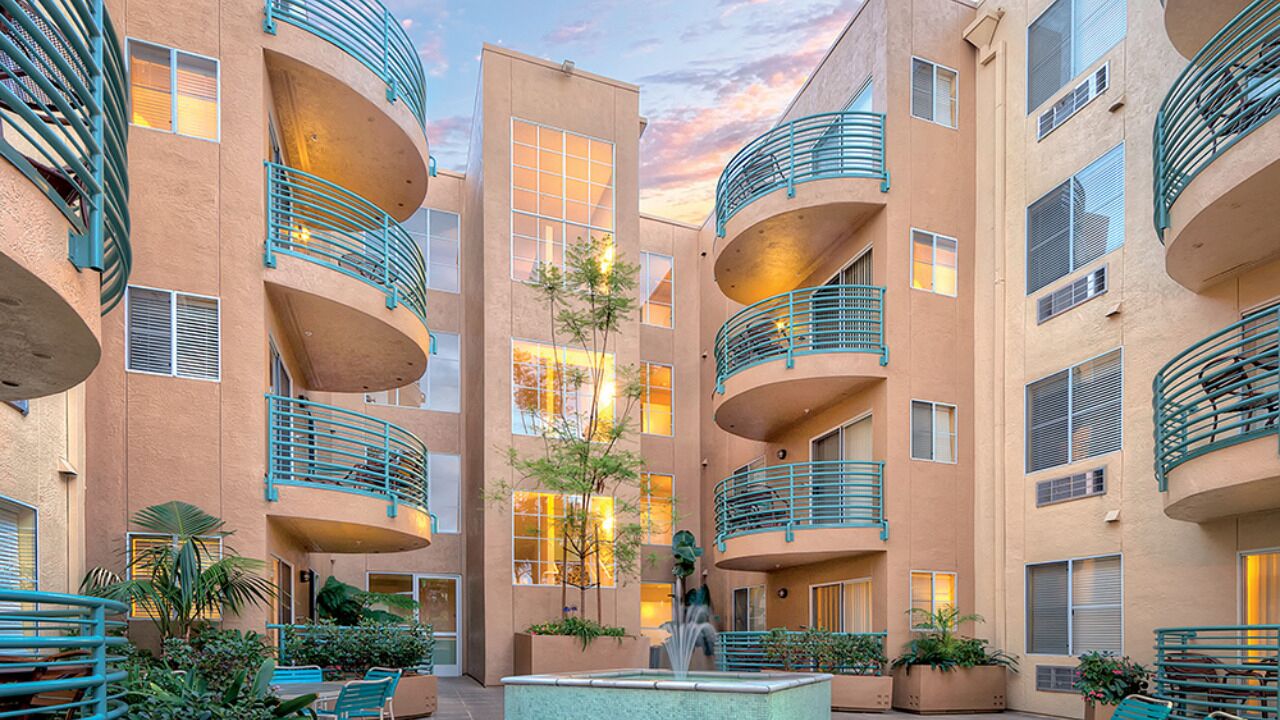 San Diego Mission Valley 2BR 1.5 Bath - Full Kitchen, Pool, Spa, Exercise Room