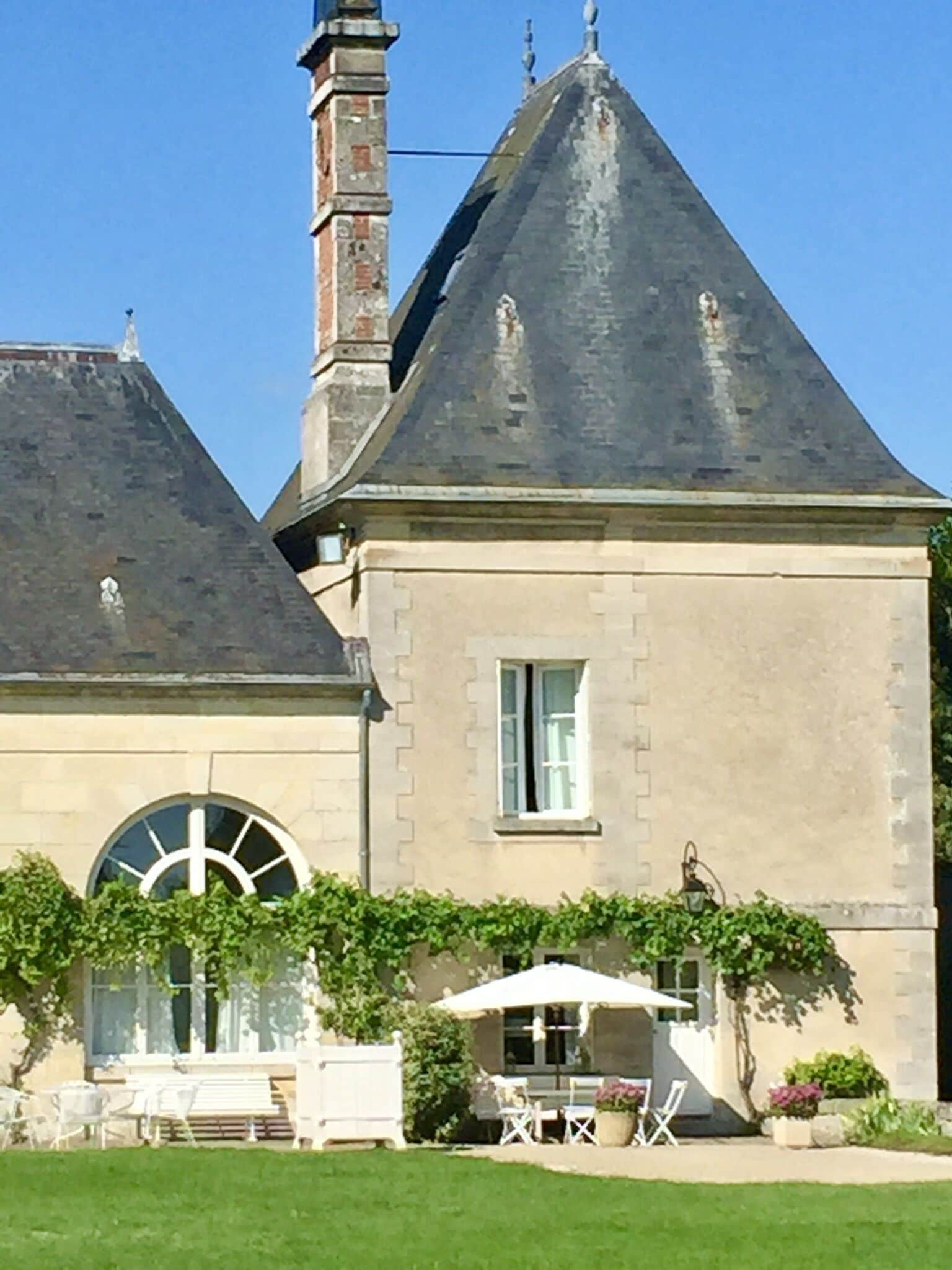 Charming Romantic Tower in Chateau Estate