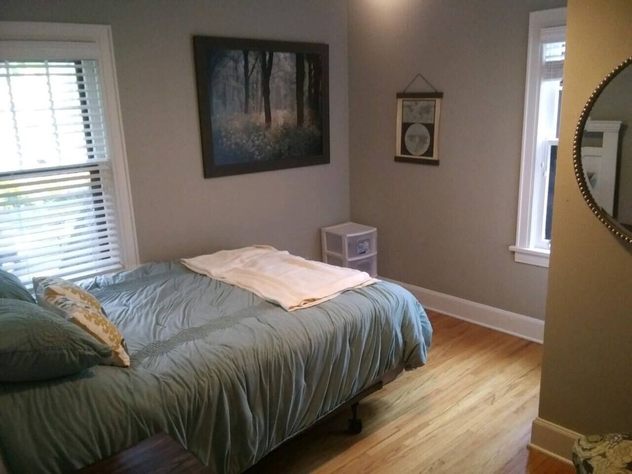 Historic Twin Tudors Inn Northwest Room (KP1404NW)