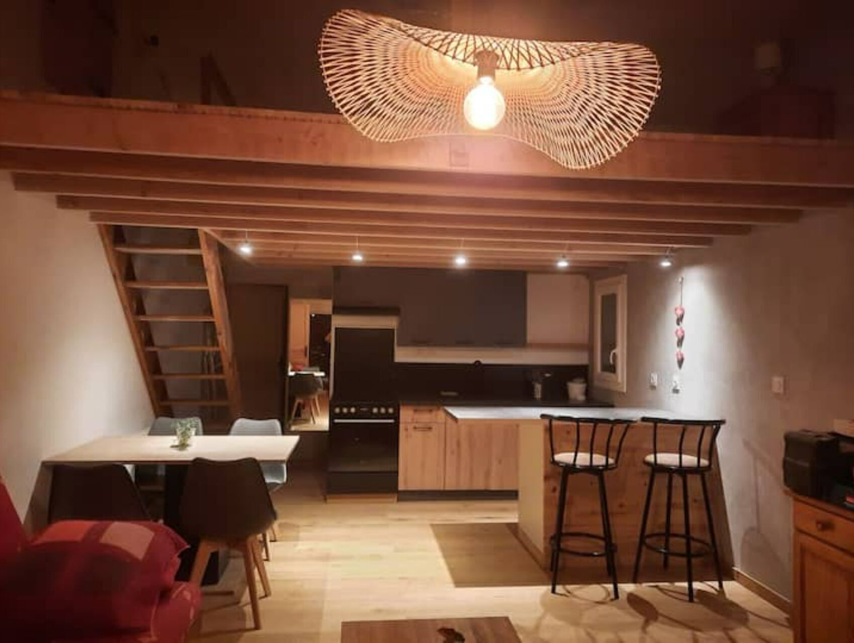 Studio 40 m 2 Près St Guilhem le Désert et Rivière