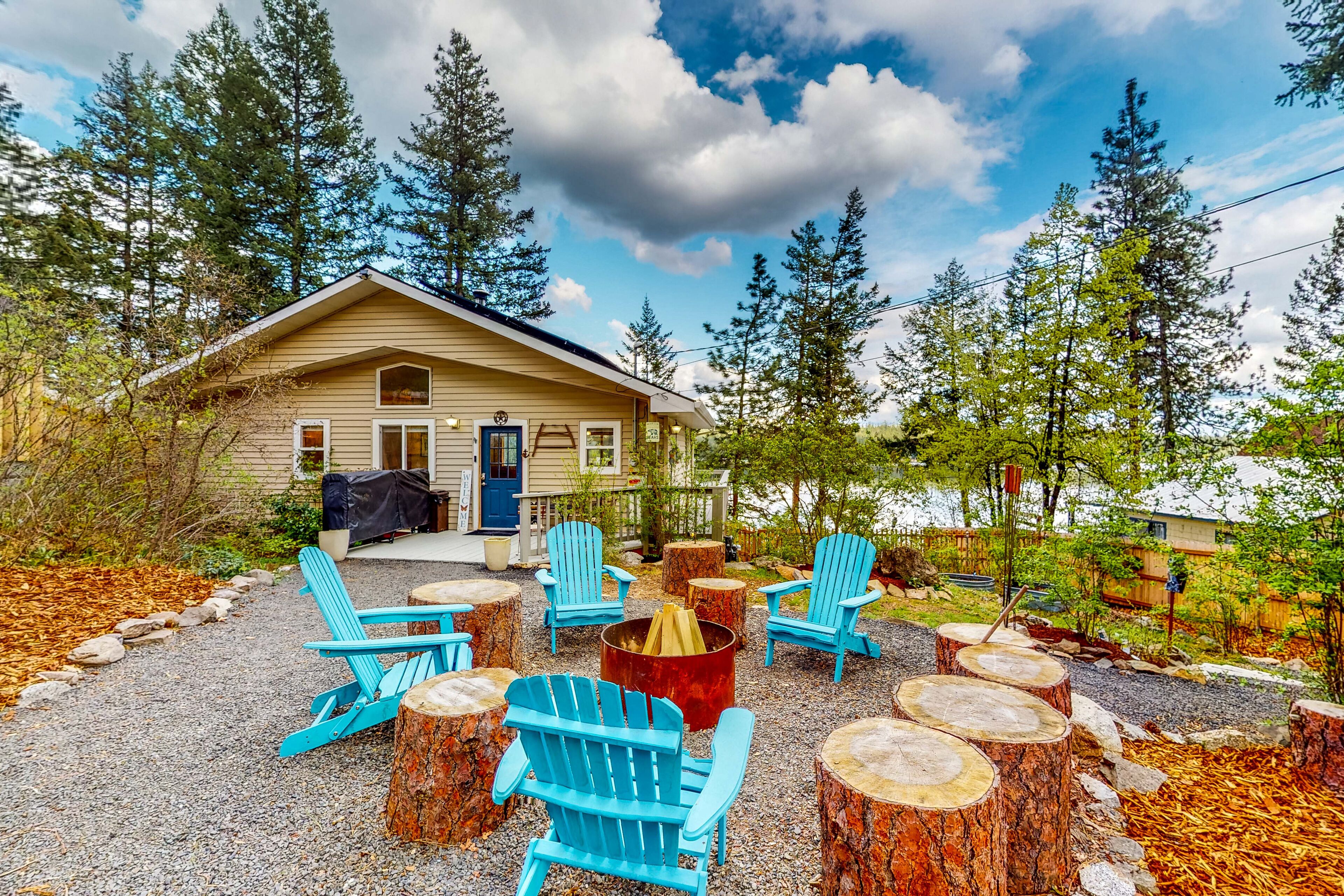 Loon Lake Home & Cabins w/ Firepit, Kayaks, & Dock