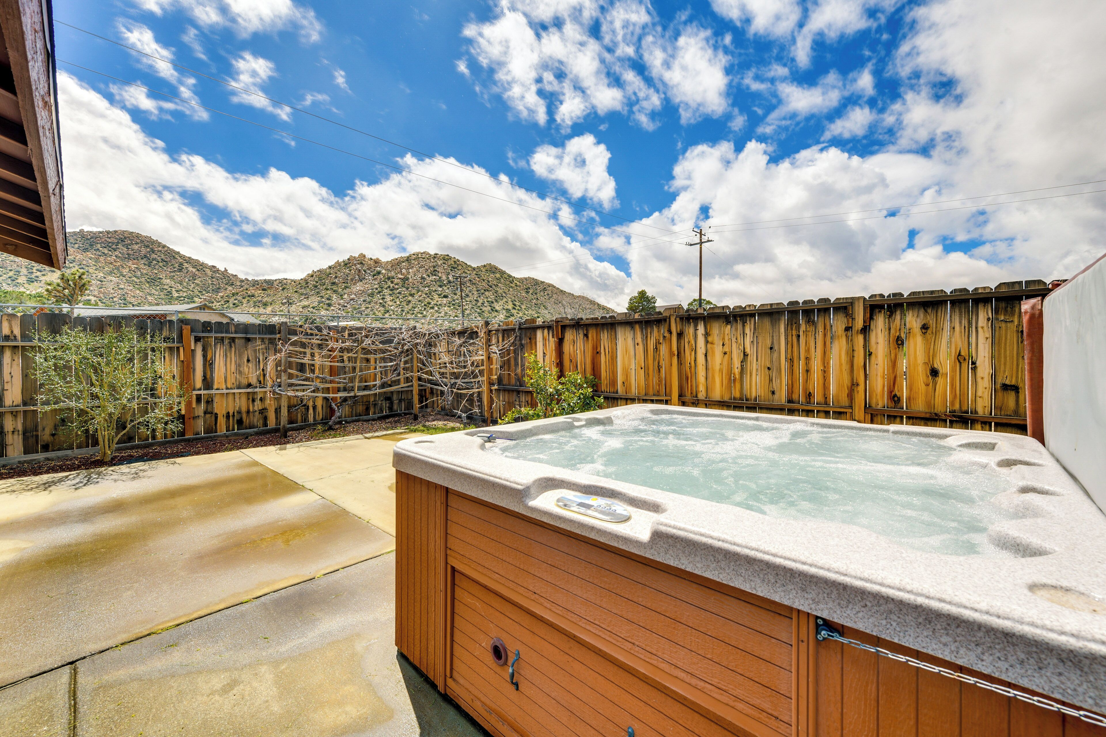 Rural California Getaway w/ Private Hot Tub