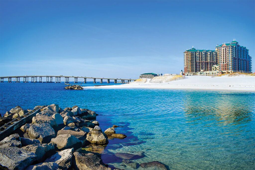 1 Bedroom Deluxe Condo at Emerald Grande, on Destin Beach!!! Sleeps 6!!!!