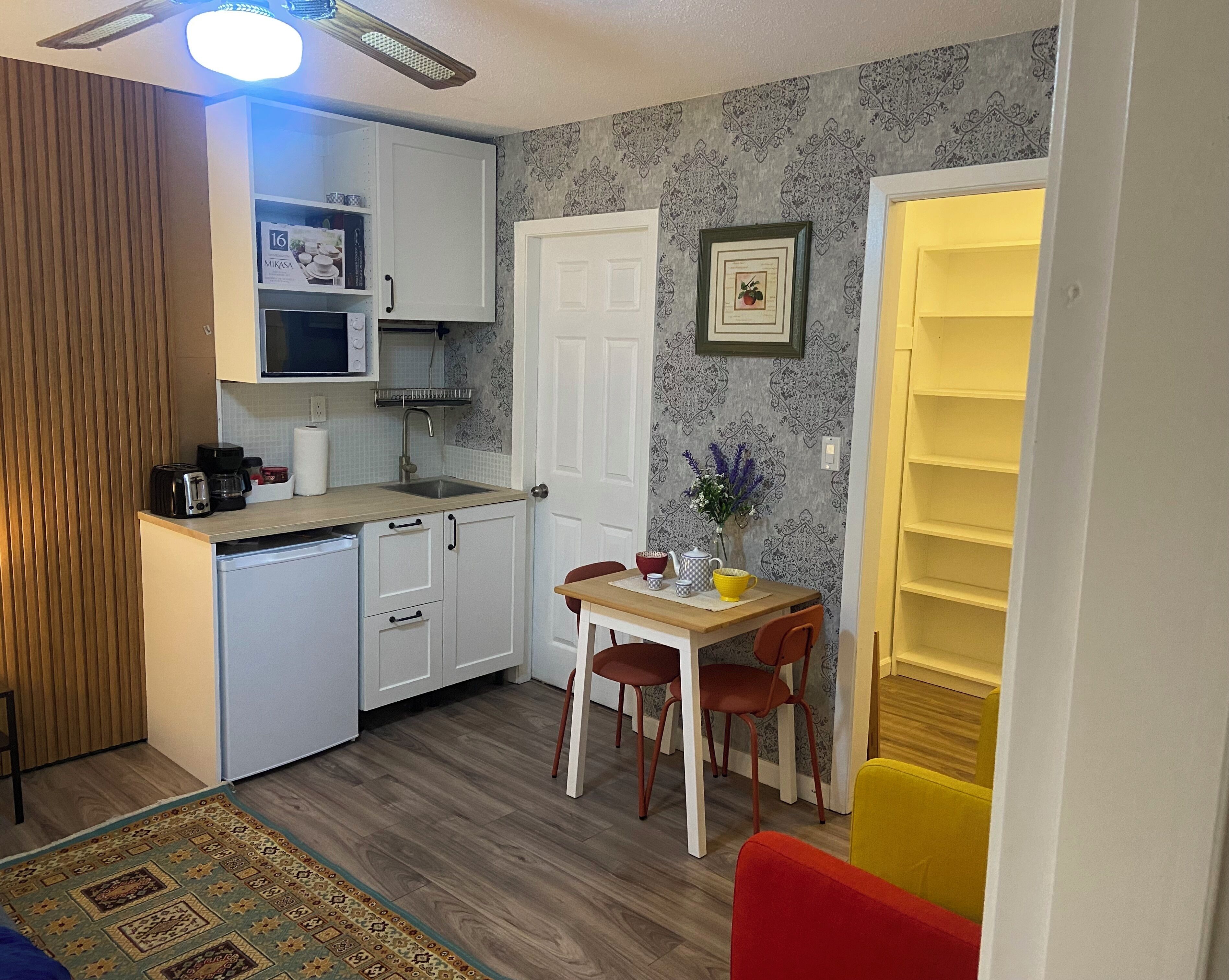 Stylish studio in North Vancouver 
