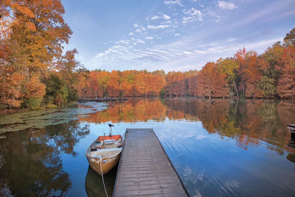 2 Bedroom Condo w/ Full Kitchen on Lake Marion!!