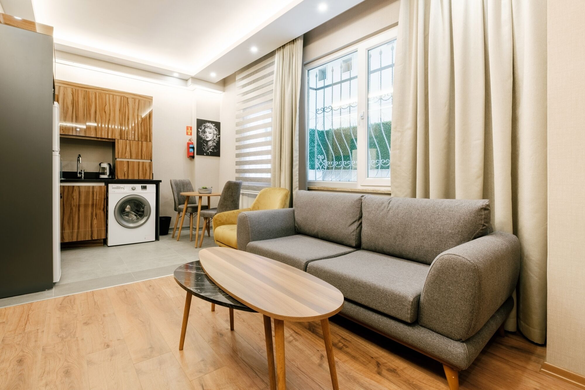 Compact Flat 2 min to Metro, Near Marmara Park