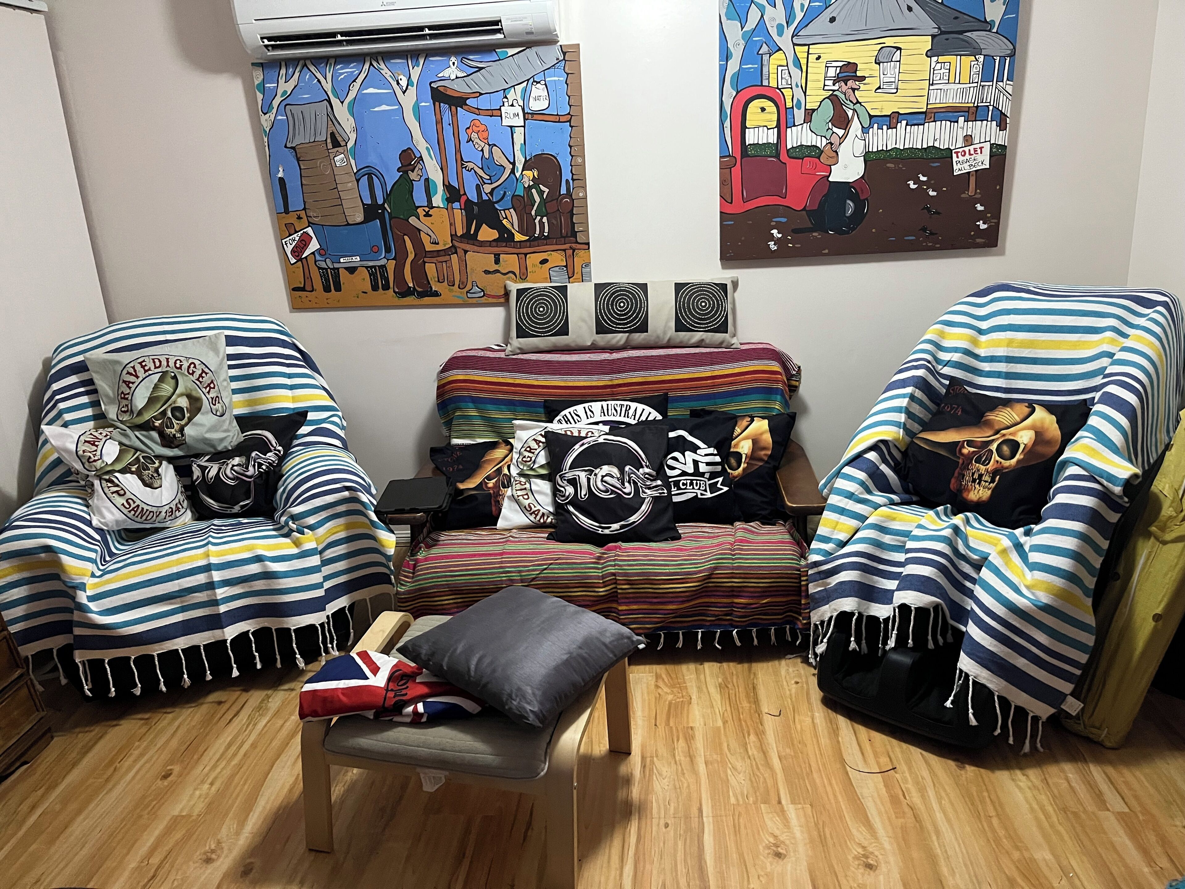 Cosy large home close to everything. Naturists home private & quiet