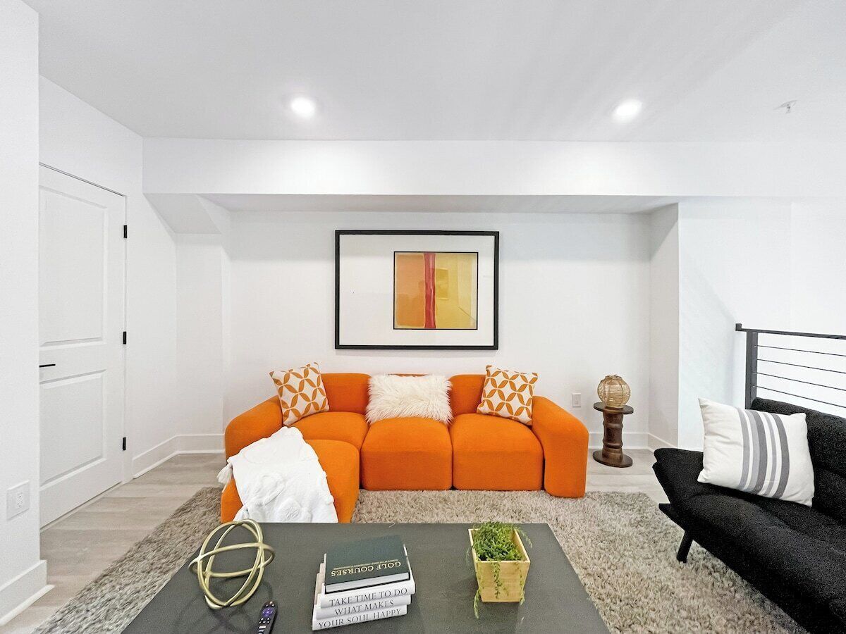 Roomy Penthouse Loft w Private Roof deck