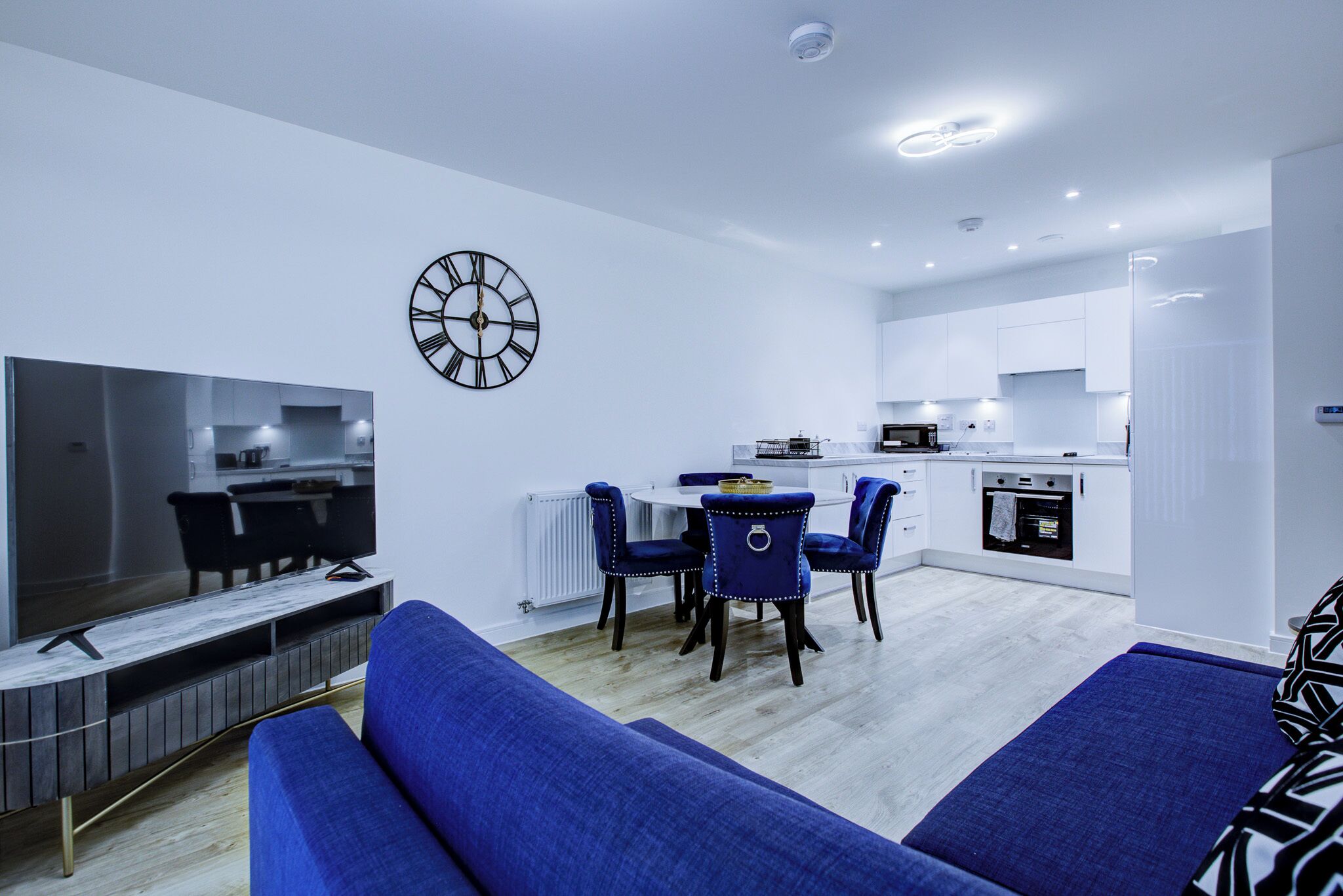 Brand New Apartment Next to Popular Lakeside Shopping Mall, Thurrock, Essex, UK