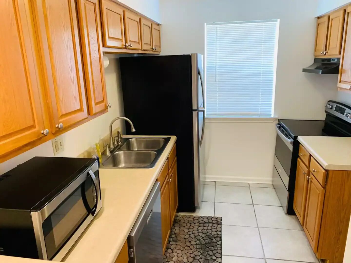 Close to Store and Airport