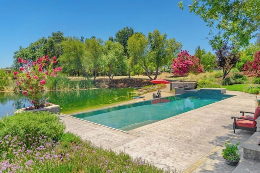 Fairytale retreat at UC Davis, ultimate privacy and comfort