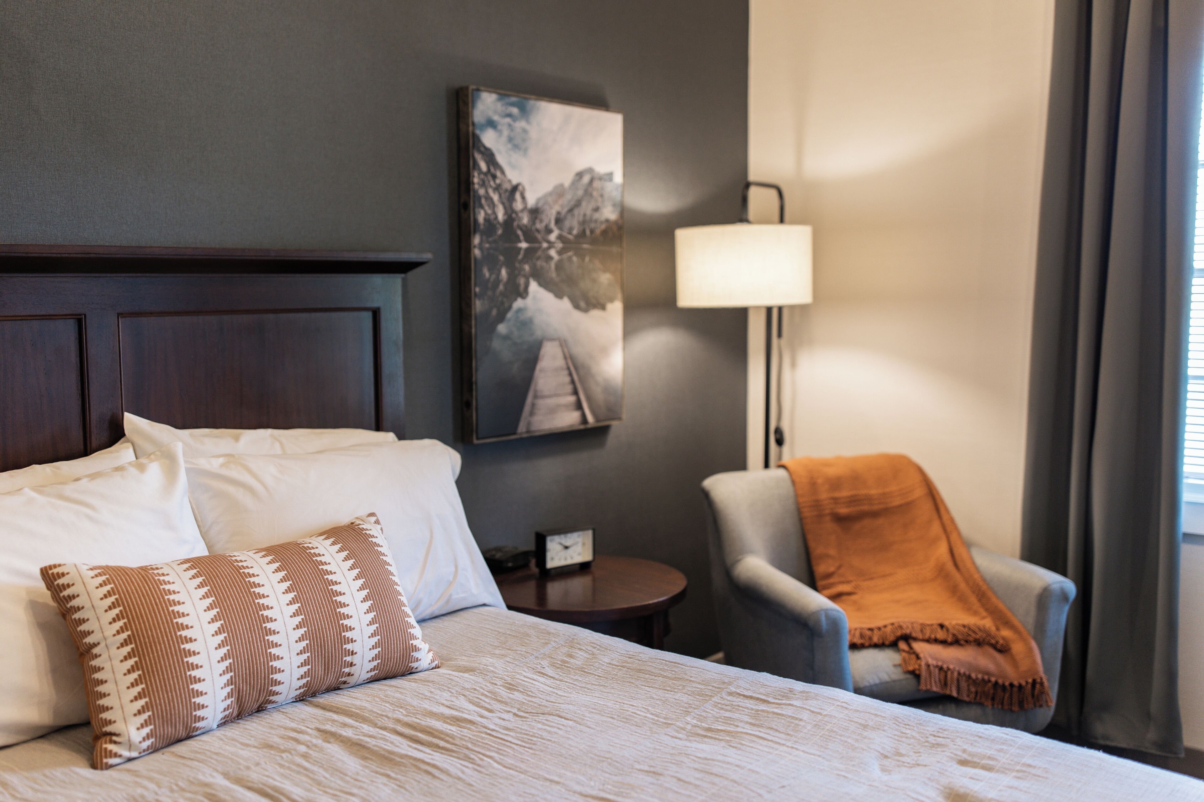 NEW Luxurious Centrally Located Getaway Suite