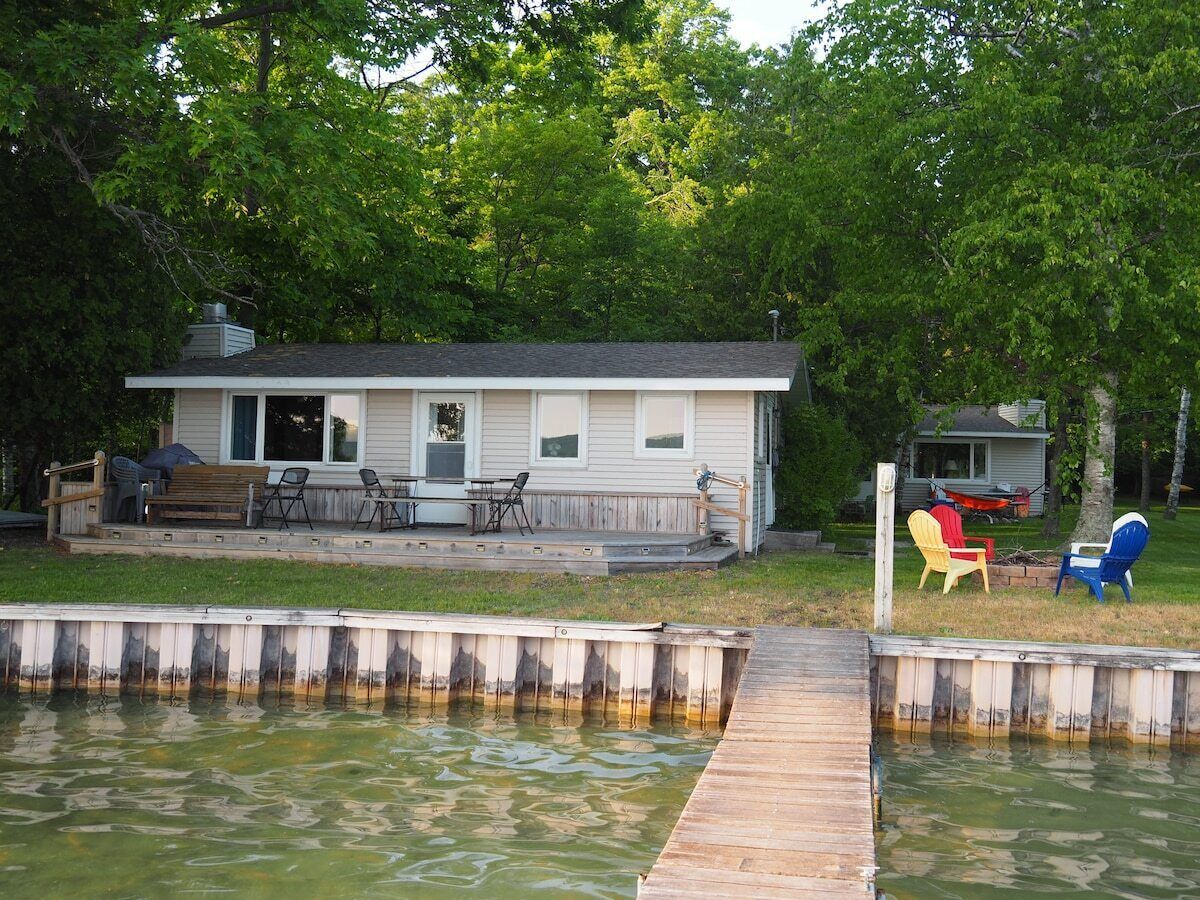 Birch Shores Resort - The Aspen Cottage - Lakefront with Water Toys!
