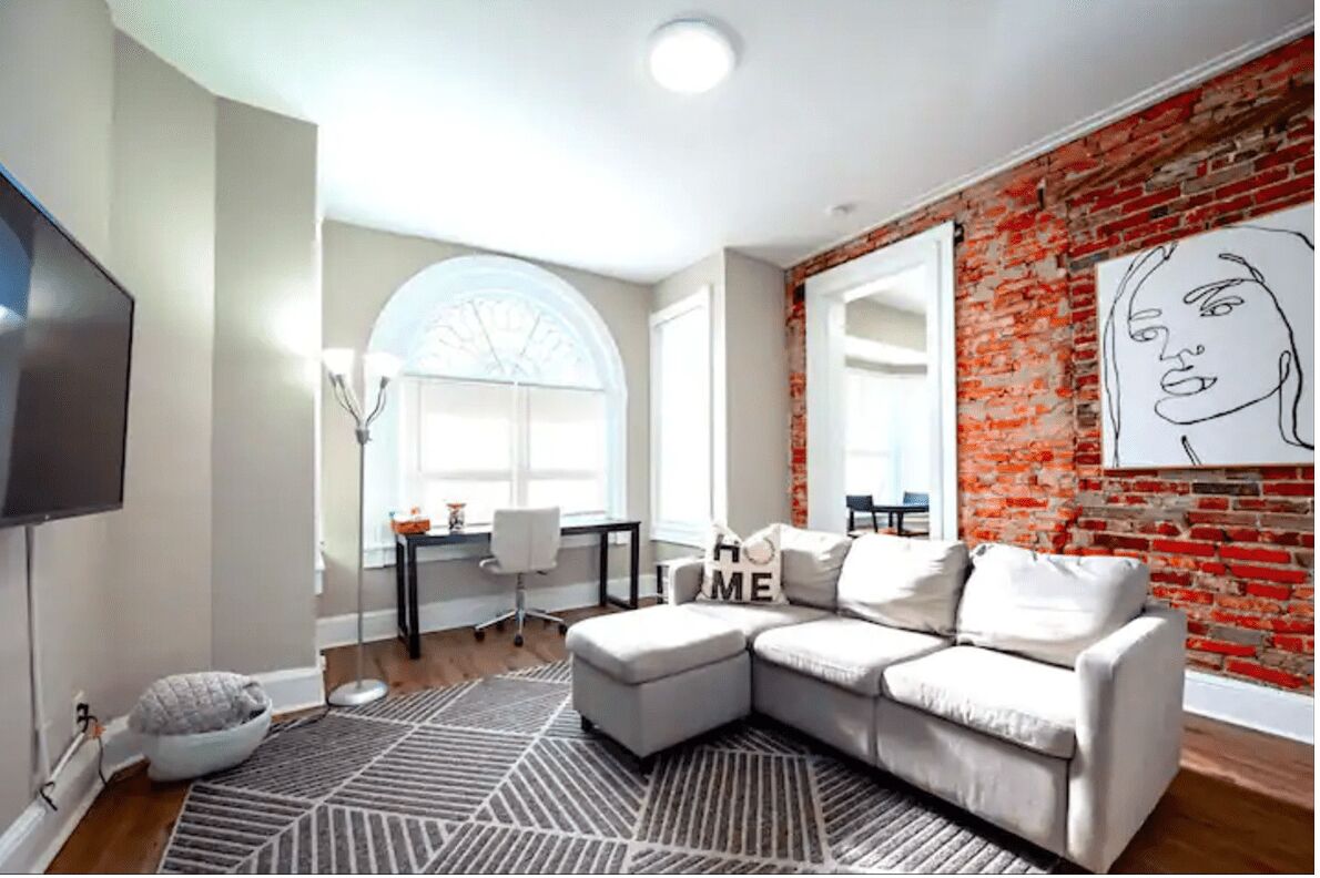 Gilpin Grand - Renovated space in Trolley Square