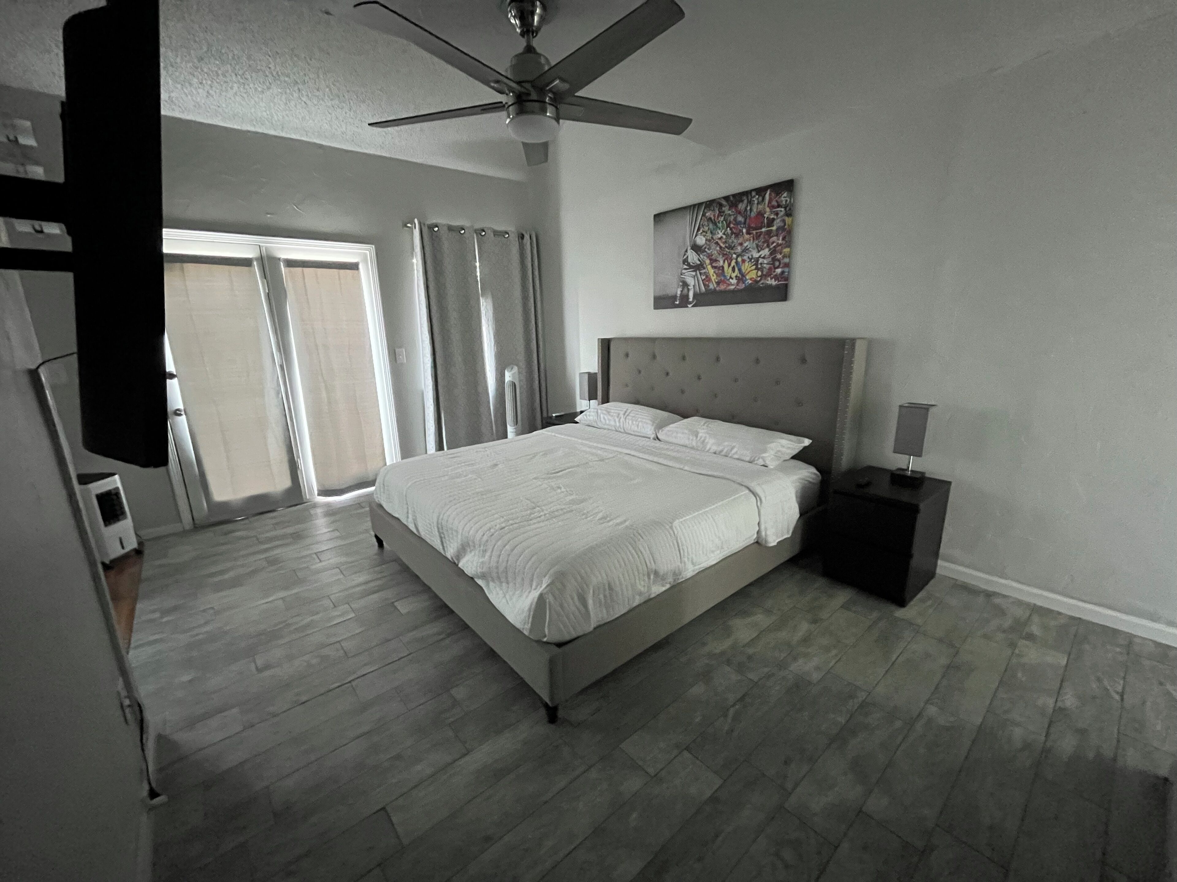 Awesome 3 Bed 2 Bath condo in Trendy Midtown!