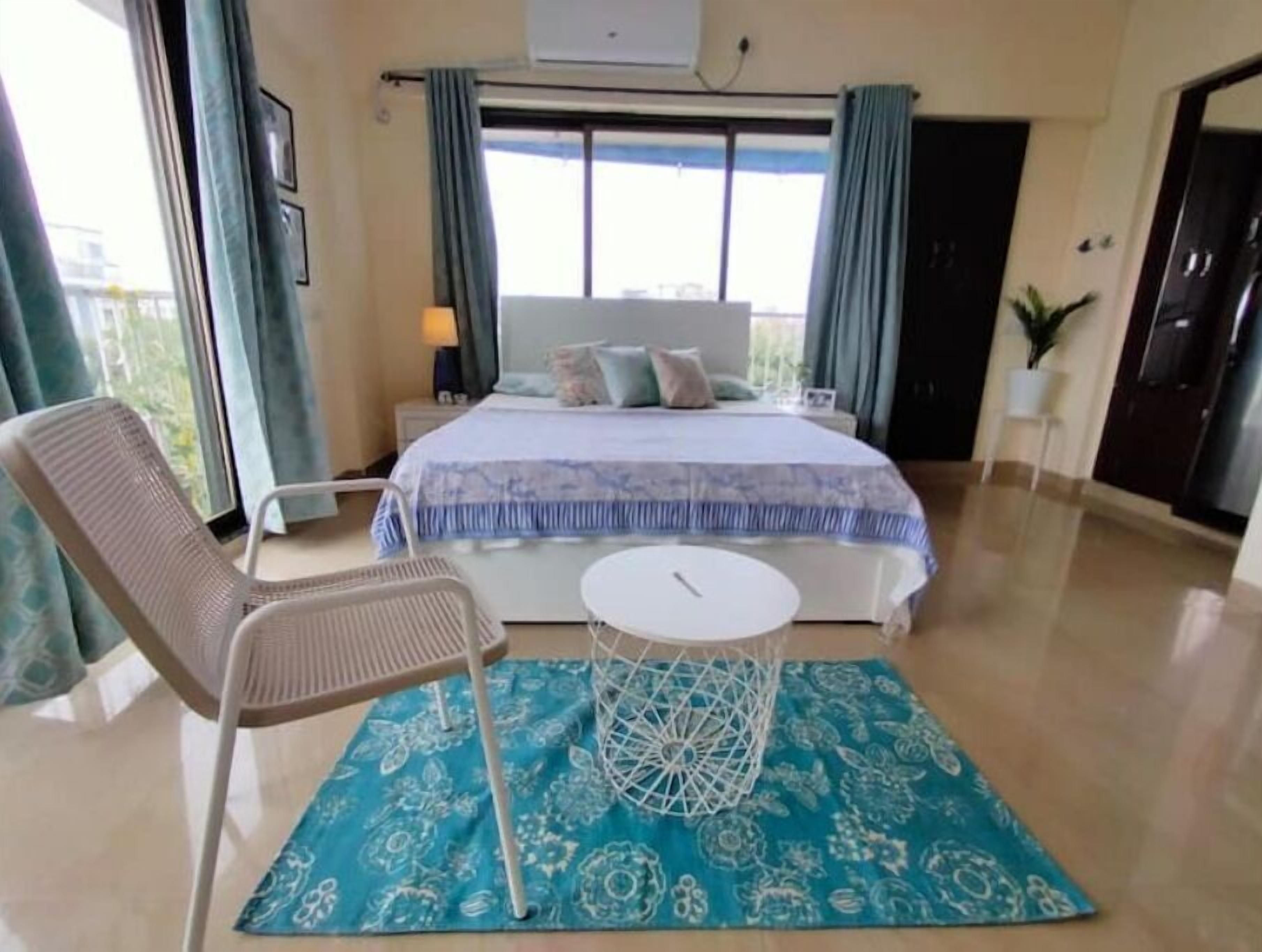 7- Studio in Vile Parle near NM college