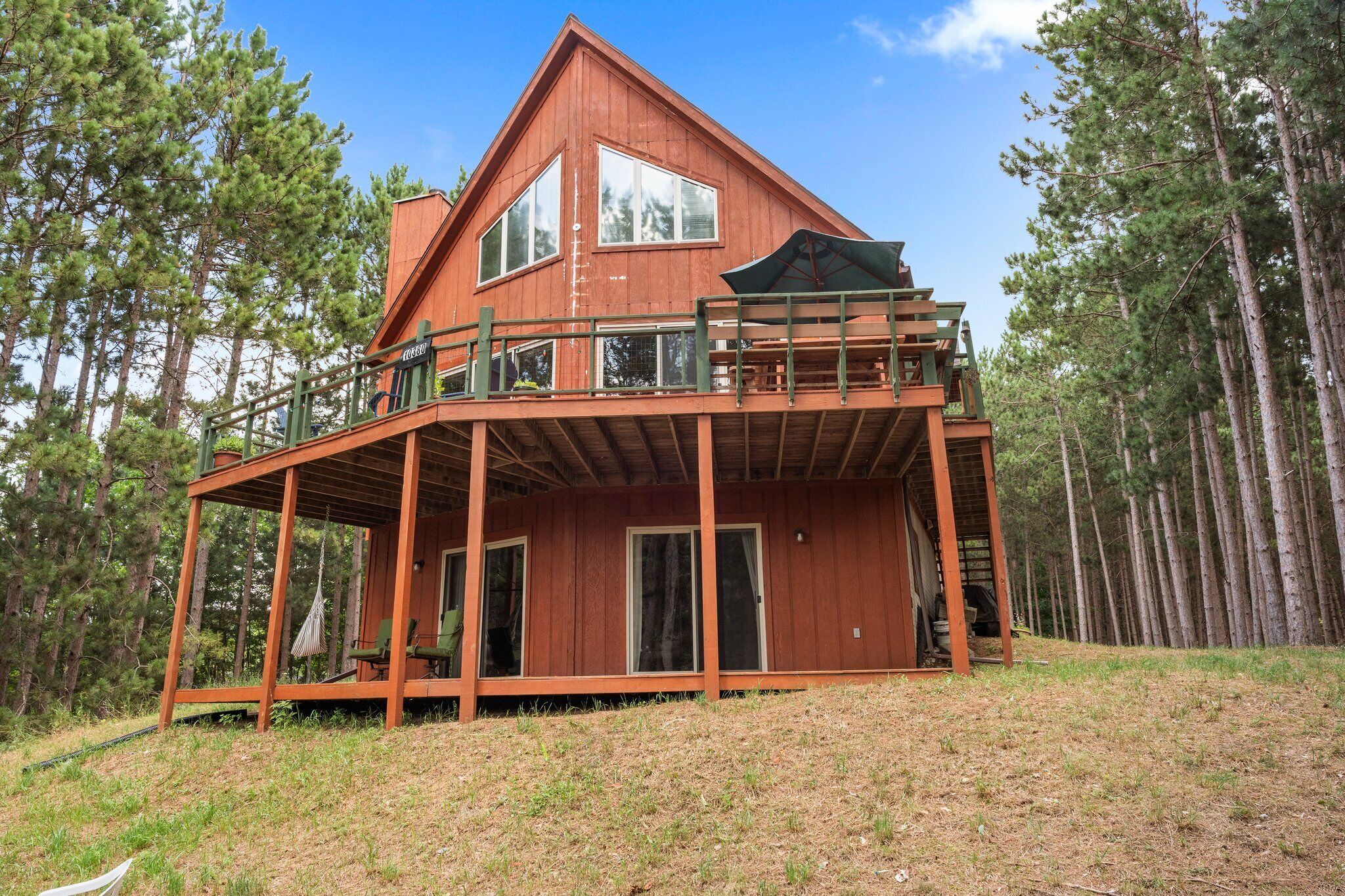 Updated for large groups on private lot. Right next to world famous Torch Lake!