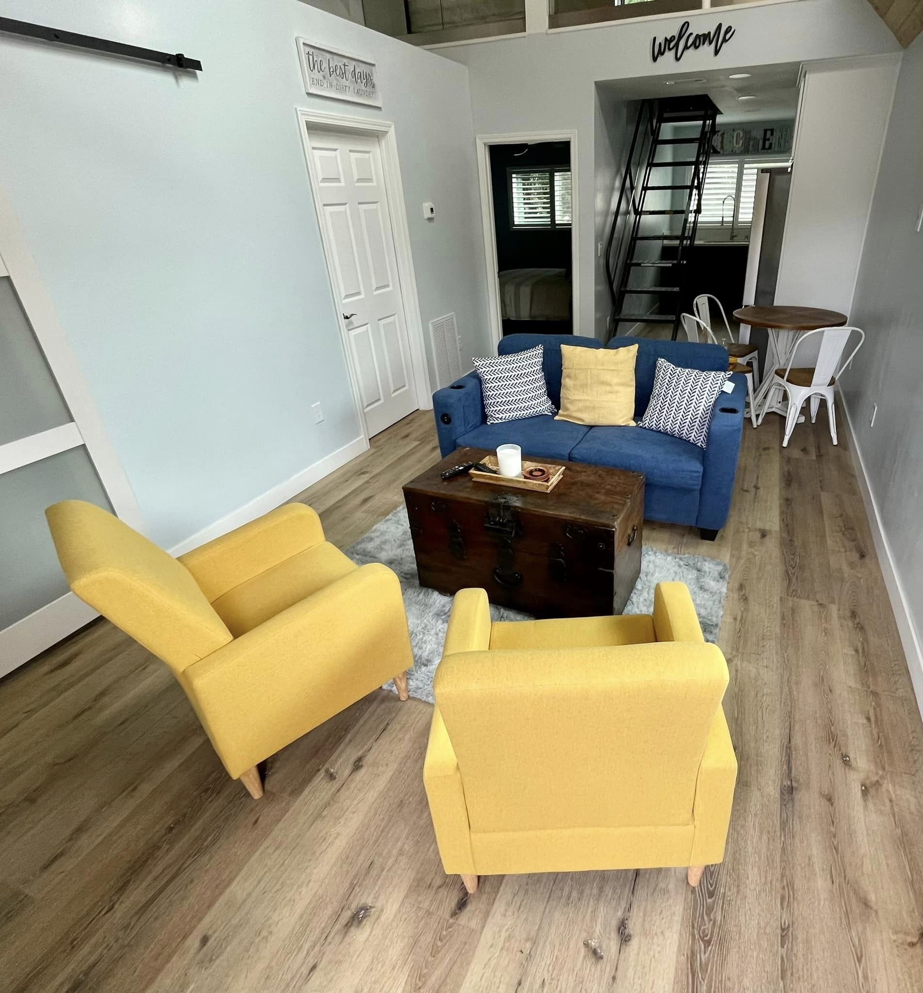 Very Unique & Stylish Guest House w/ Loft Bedroom