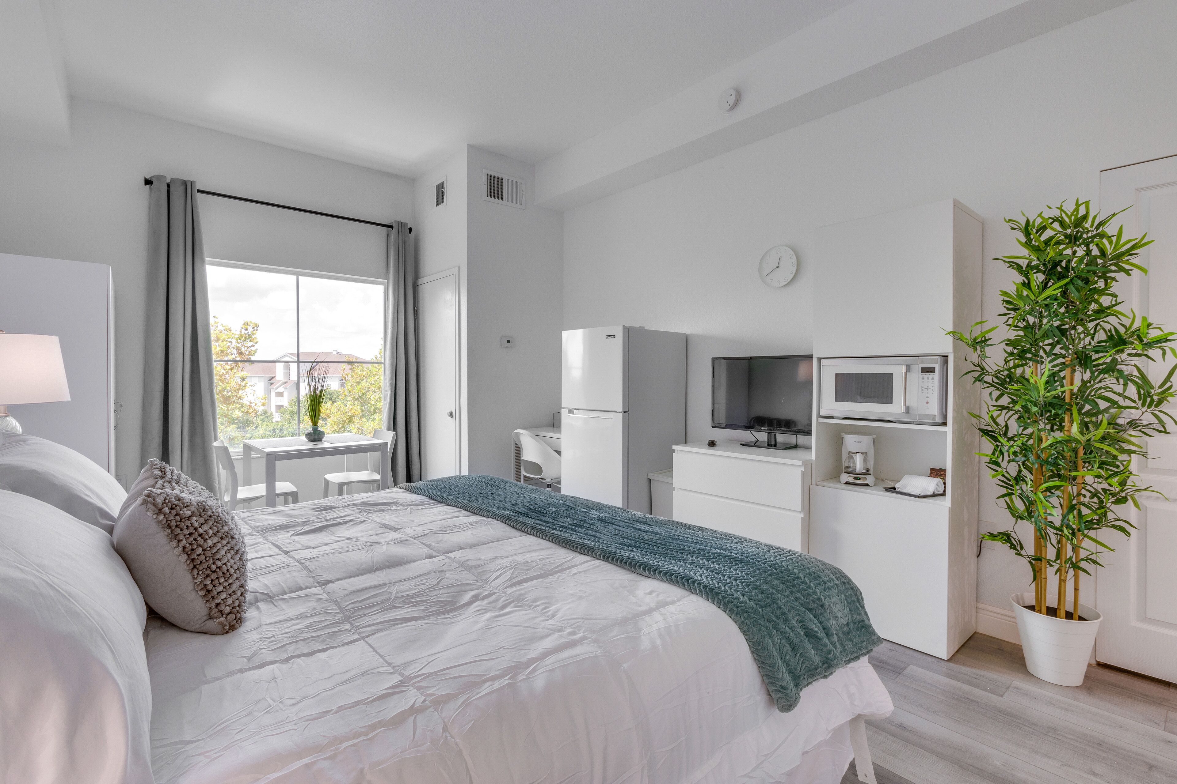 Newly Renovated Orlando Studio Near Disney World!