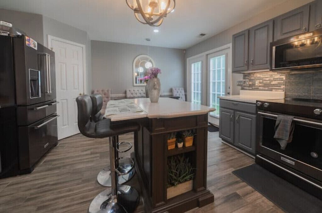 
Cozy 4-Bedroom Home w/ Relaxing Backyard Patio.
