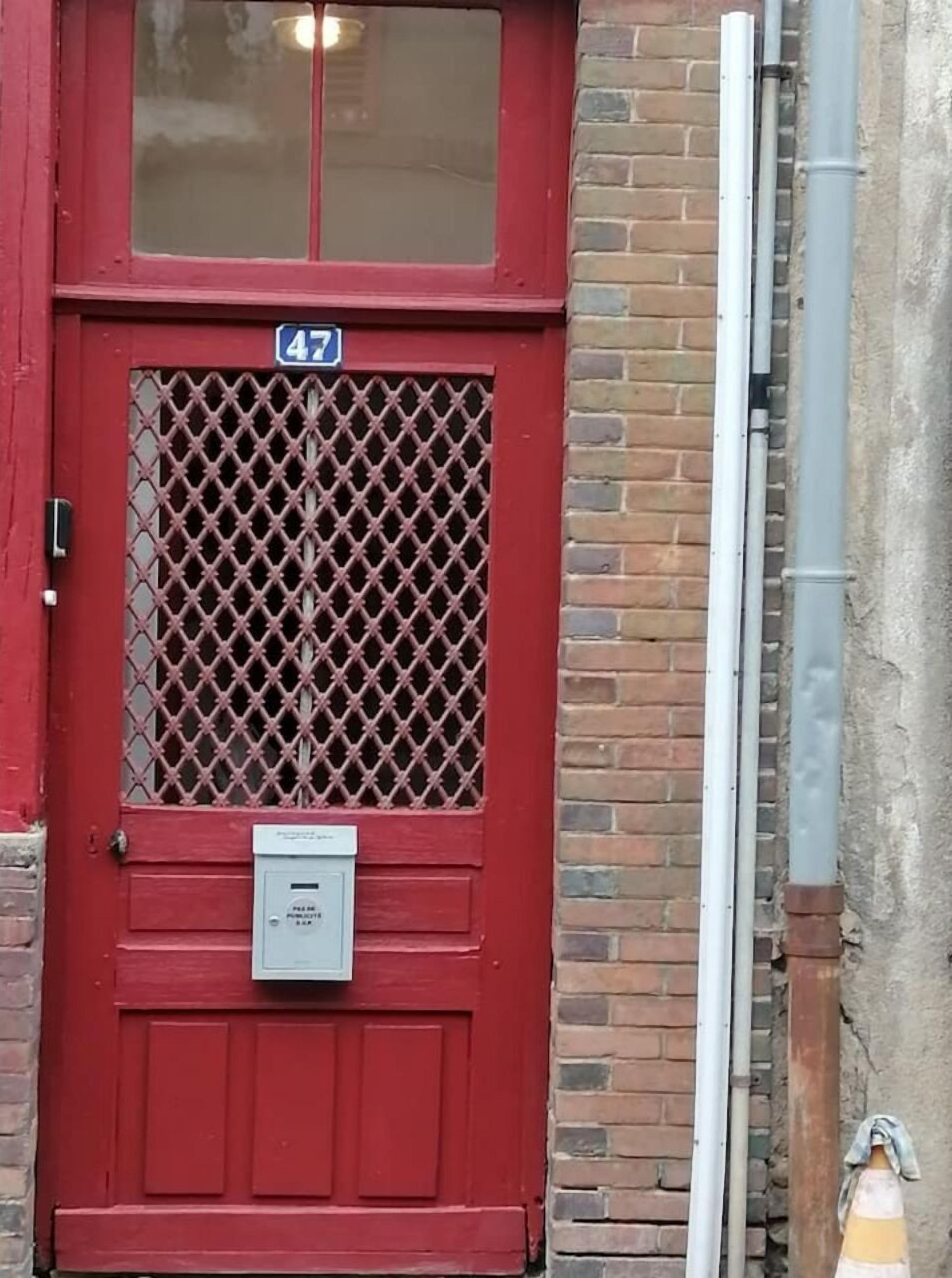 spacious, comfortable accommodation 1 h 15 from Paris