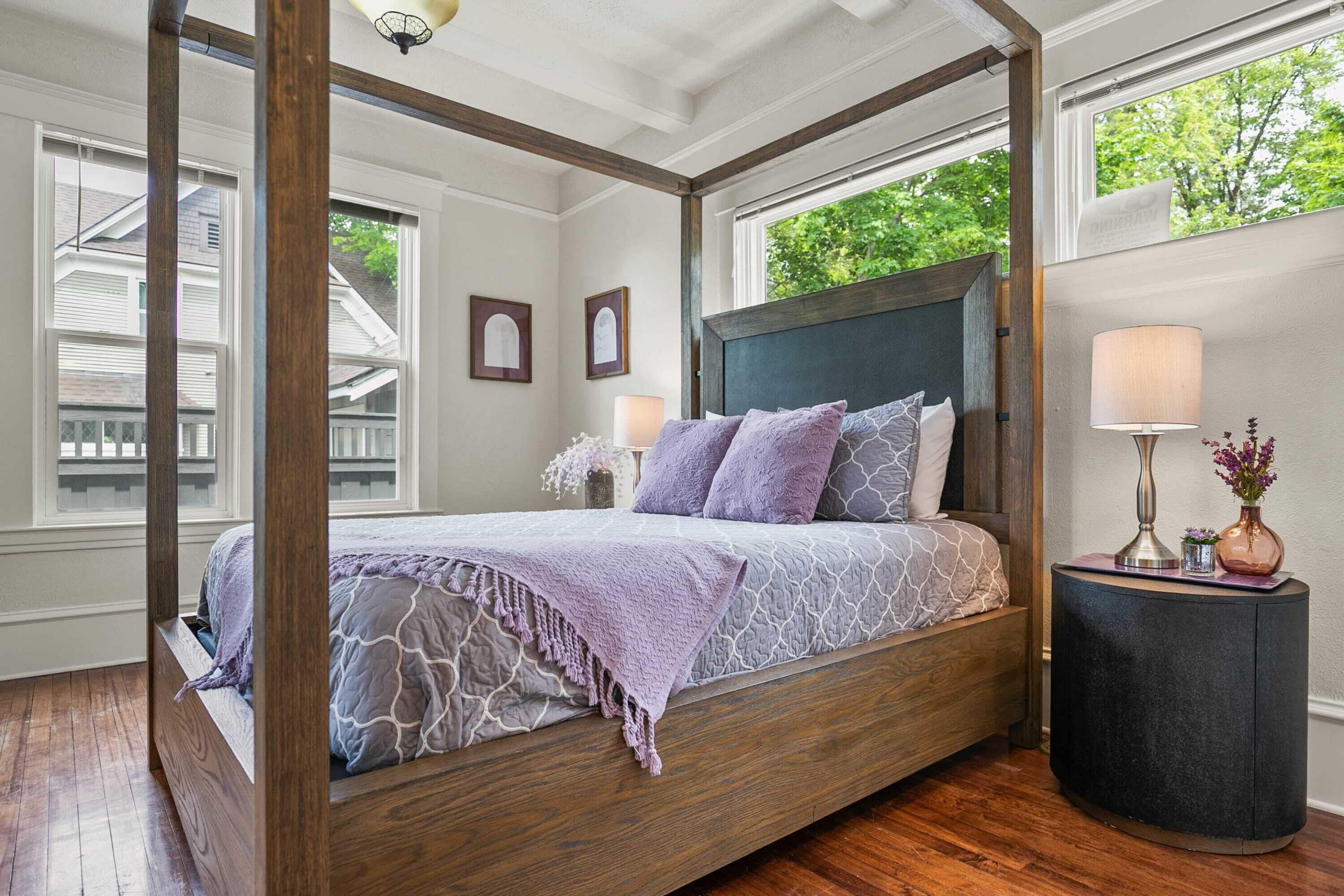 Lavish DT Apt / Free Parking /Fast Wi-Fi / Pets OK
