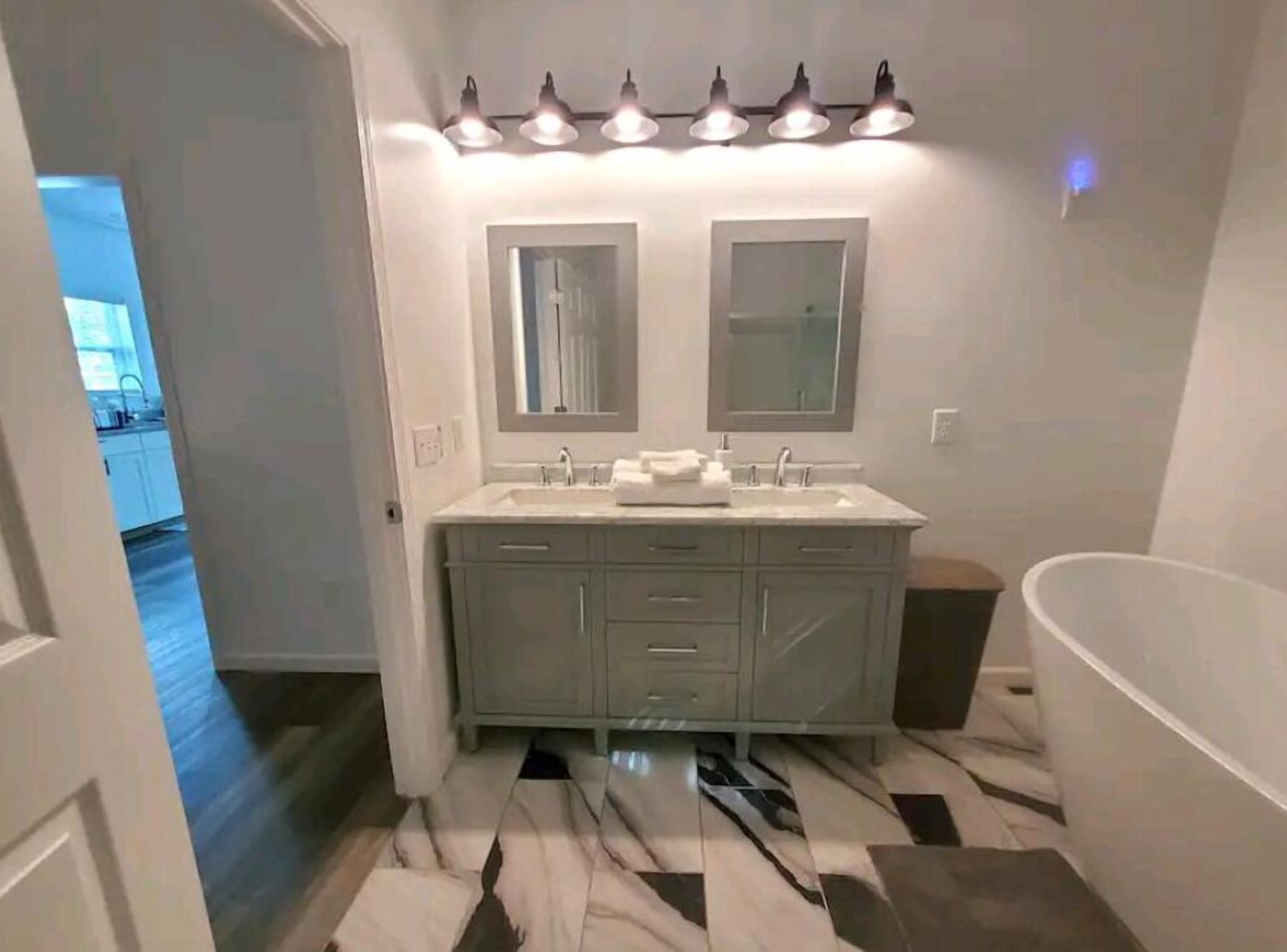 Quite studio down town fountain inn. 4 miles from Heritage Park Ampatheater!