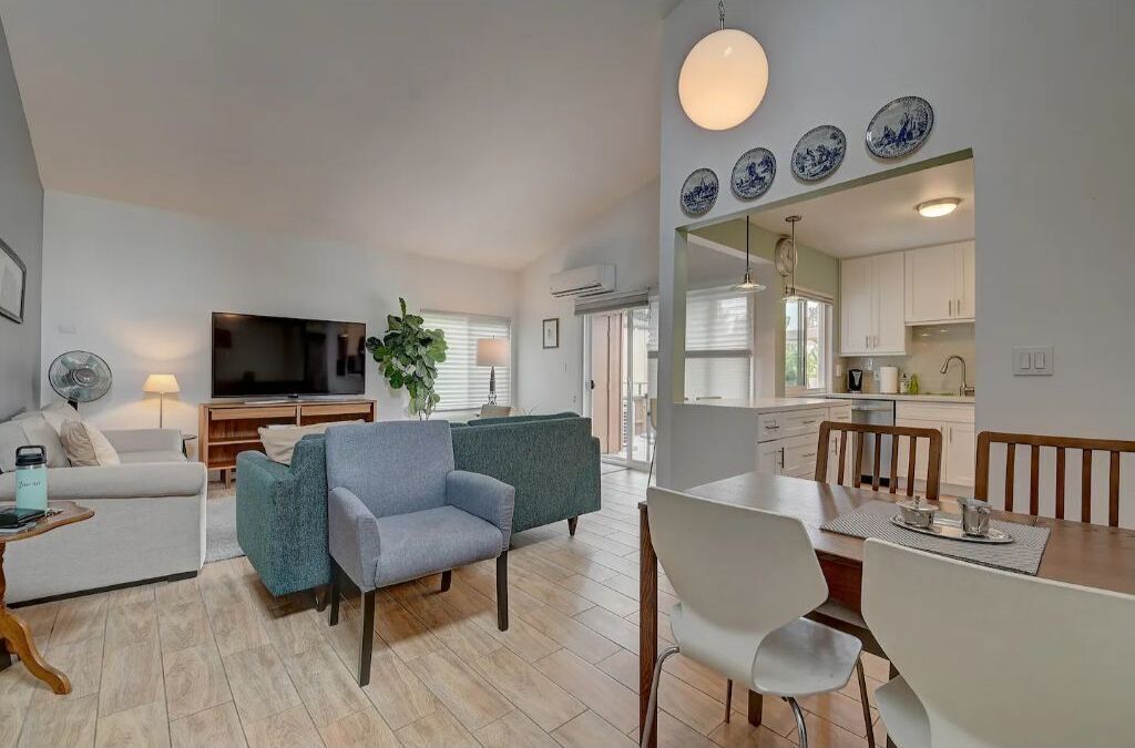 3 Bedroom 2 Bath Condo MetroTheatre