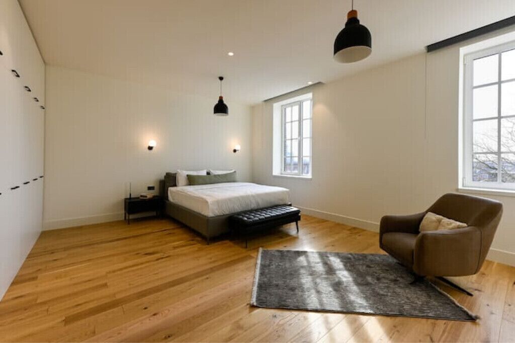 Upscale & Unique ~ Cinema Room ~ Terrace ~ Views!