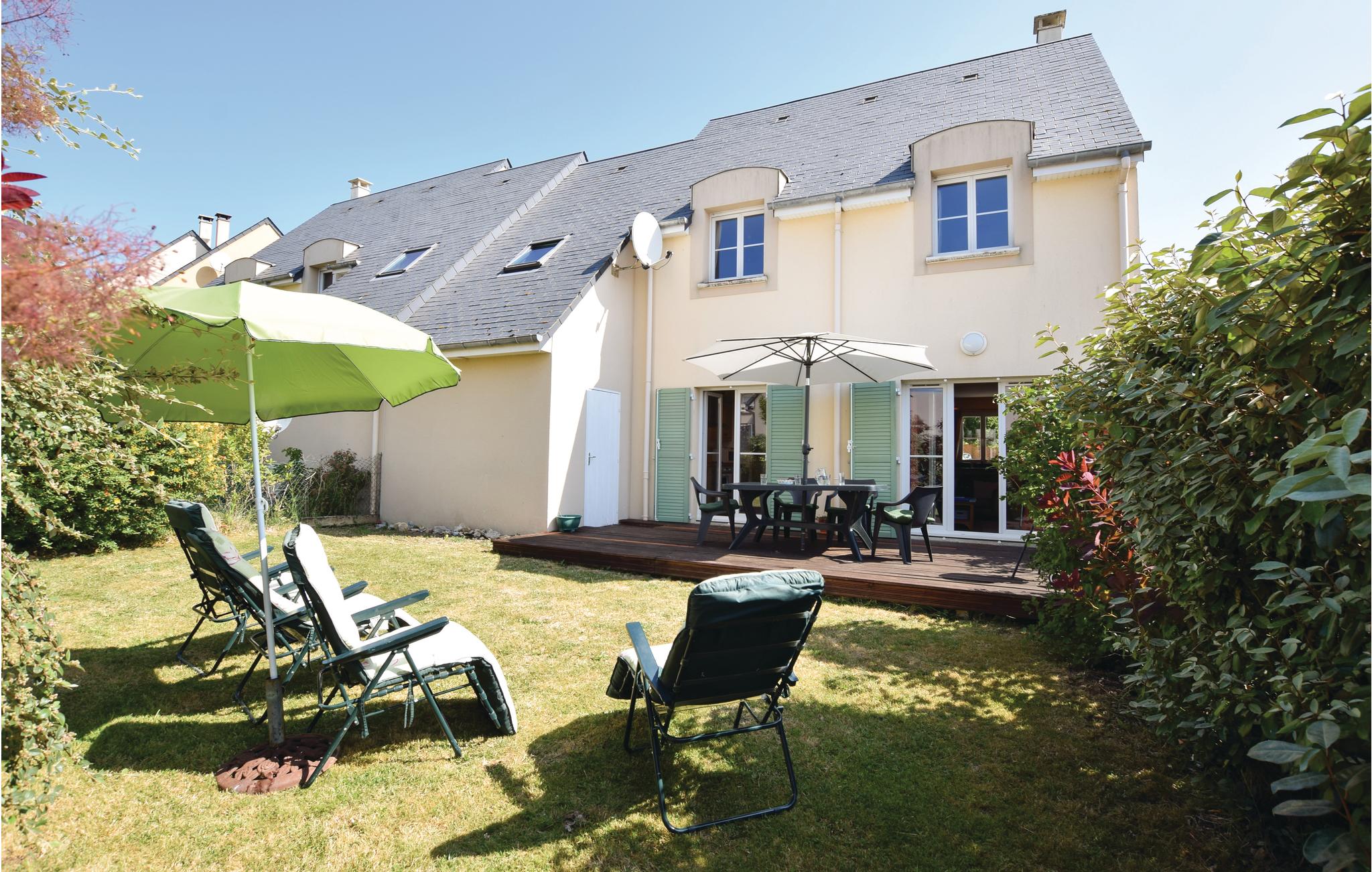 Awesome home in Port-en-Bessin-Huppain with 4 Bedrooms and WiFi