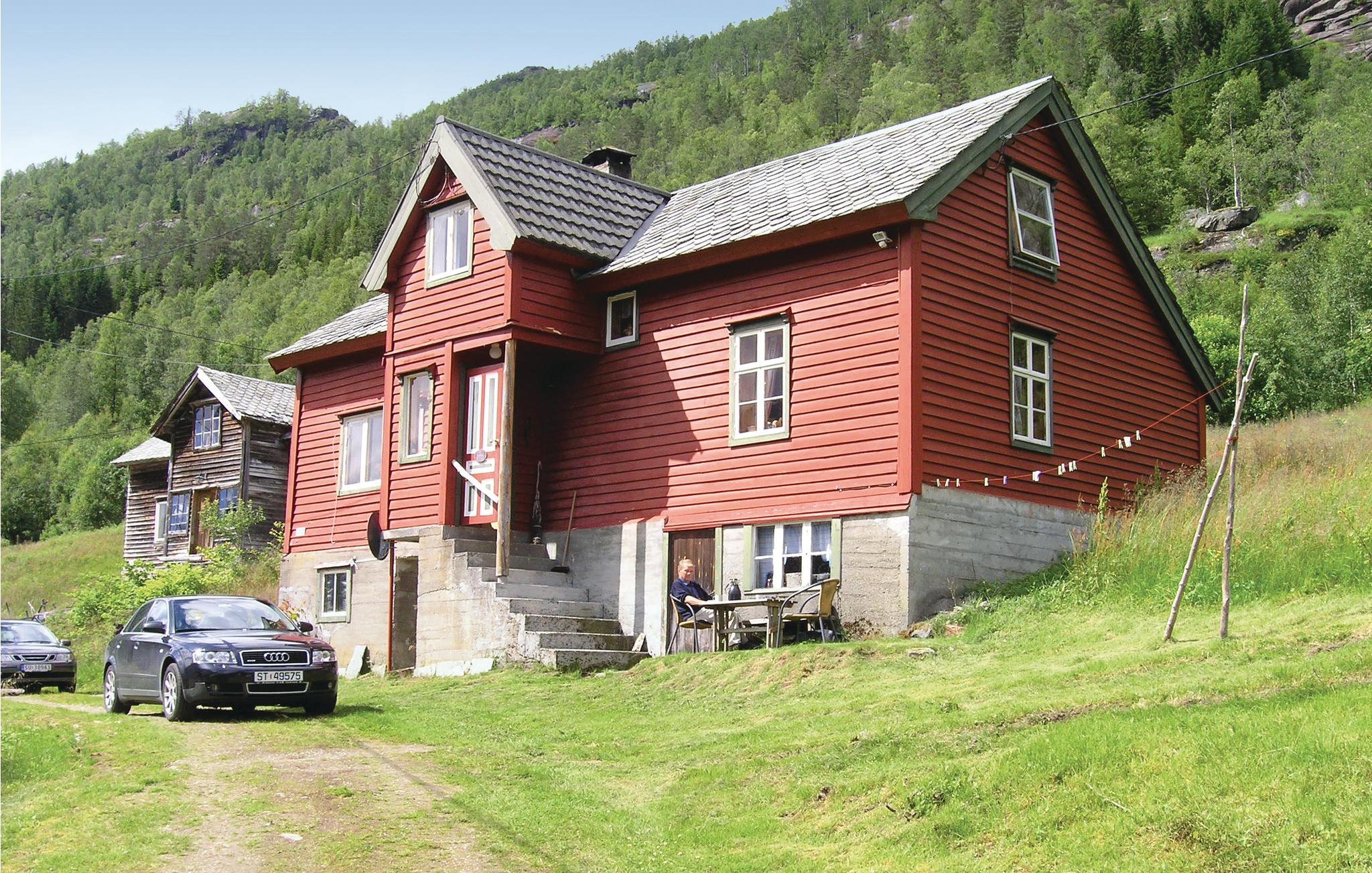 Nice home in Evanger with 3 Bedrooms