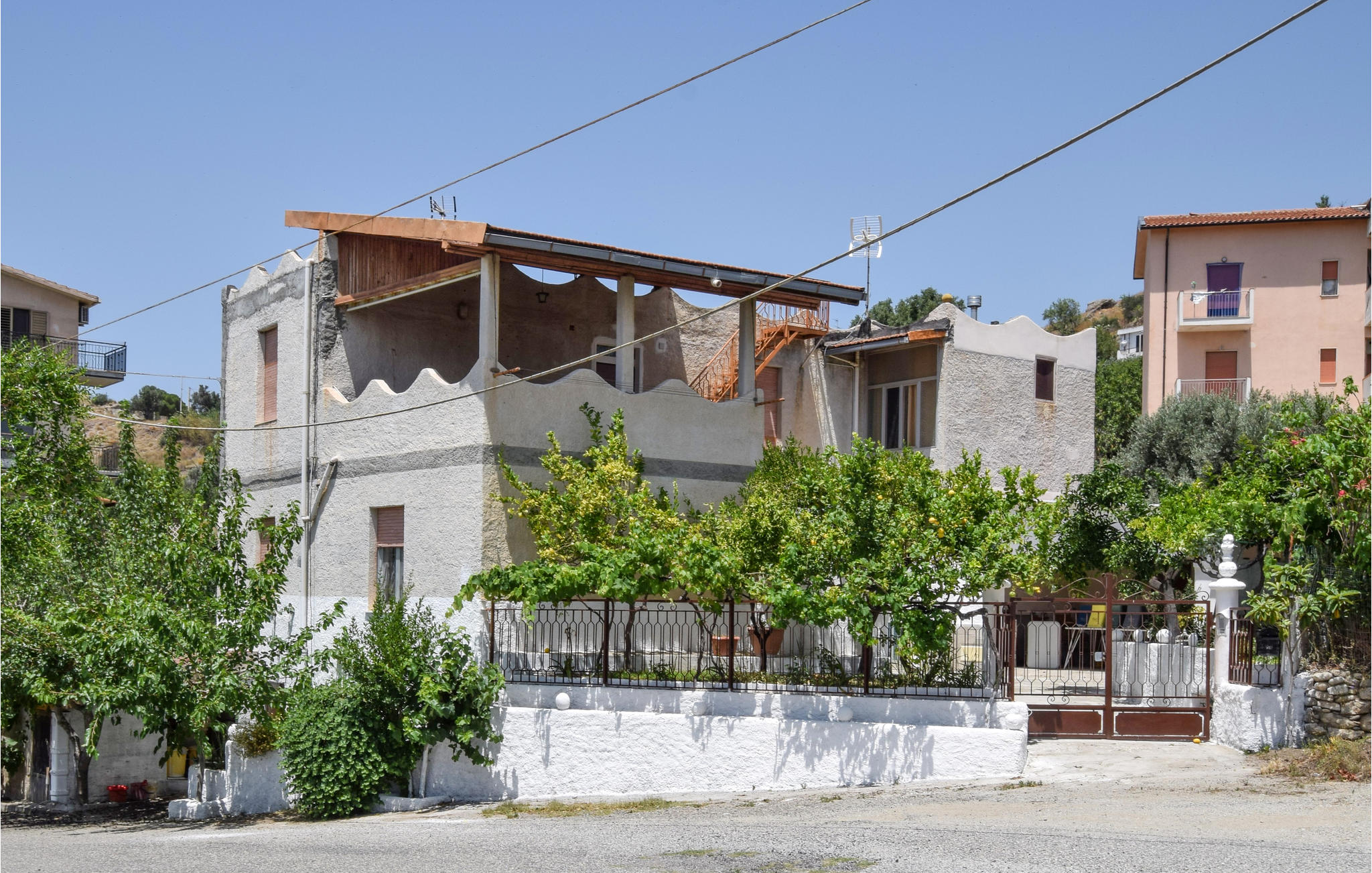 Awesome home in Reggio Calabria with 4 Bedrooms