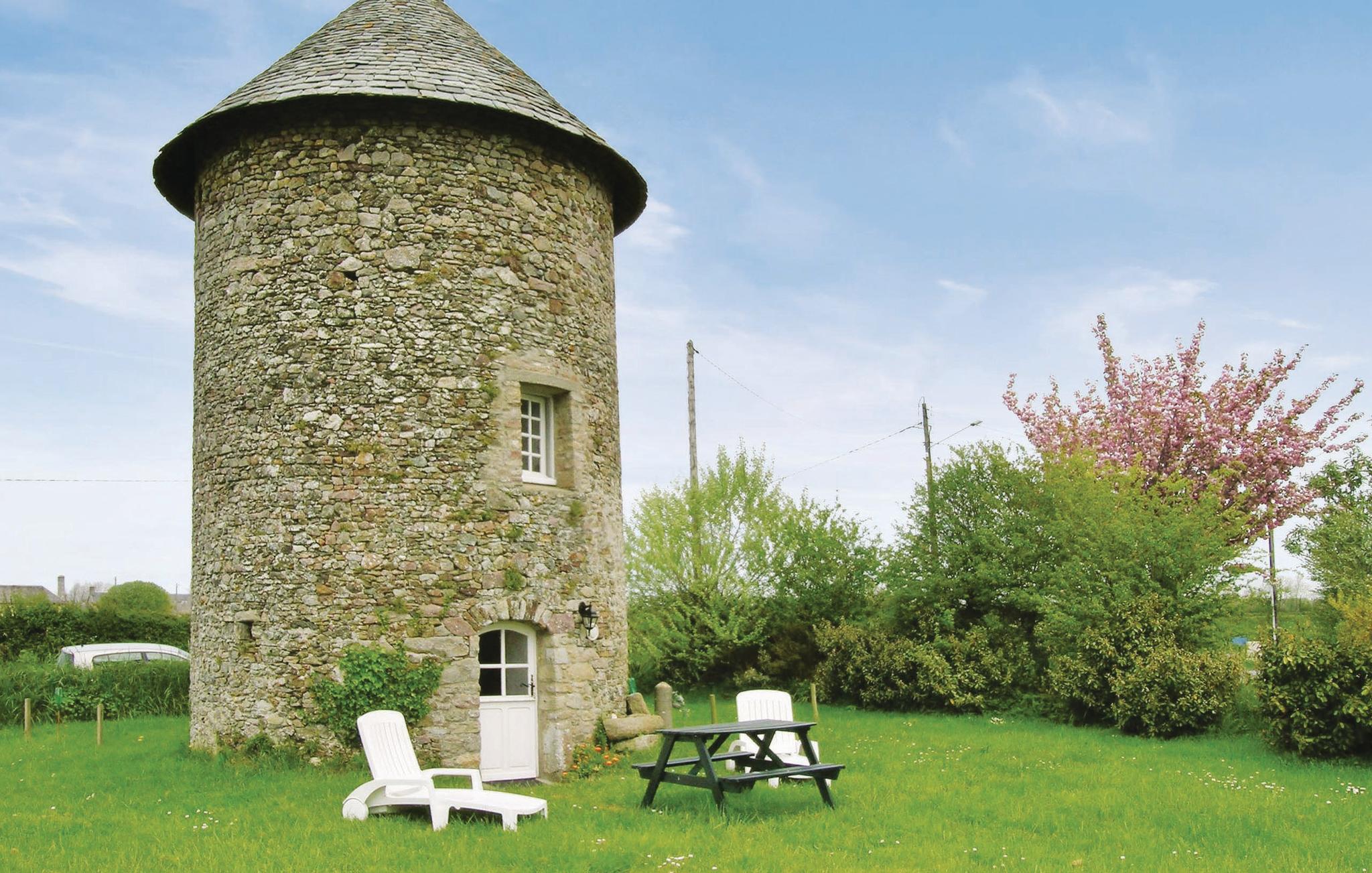 Awesome home in Anneville sur Mer with 1 Bedrooms