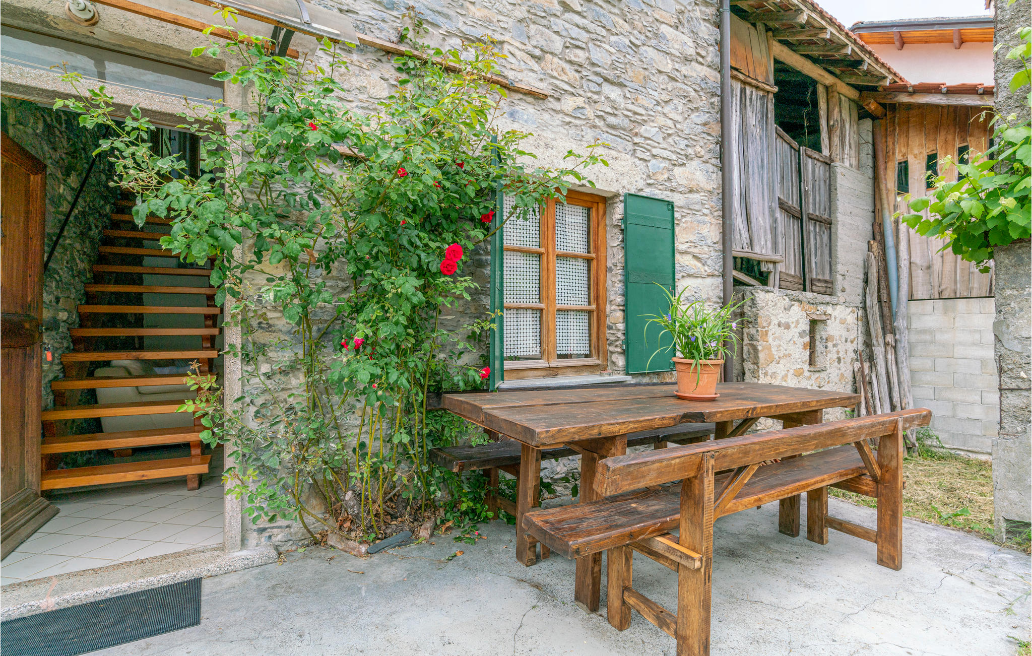 Awesome home in Loco di Rovegno with WiFi and 4 Bedrooms