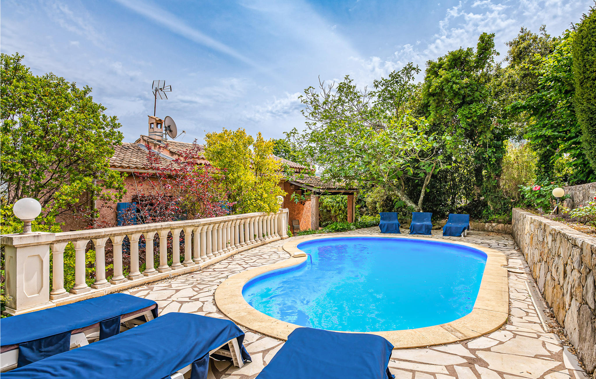 Amazing home in Les Adrets-de-l'Estére with Outdoor swimming pool, WiFi and 3 Bedrooms