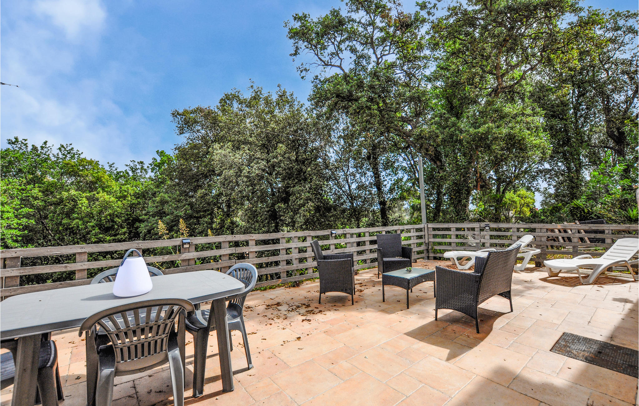Beautiful apartment in Biot with WiFi and 2 Bedrooms