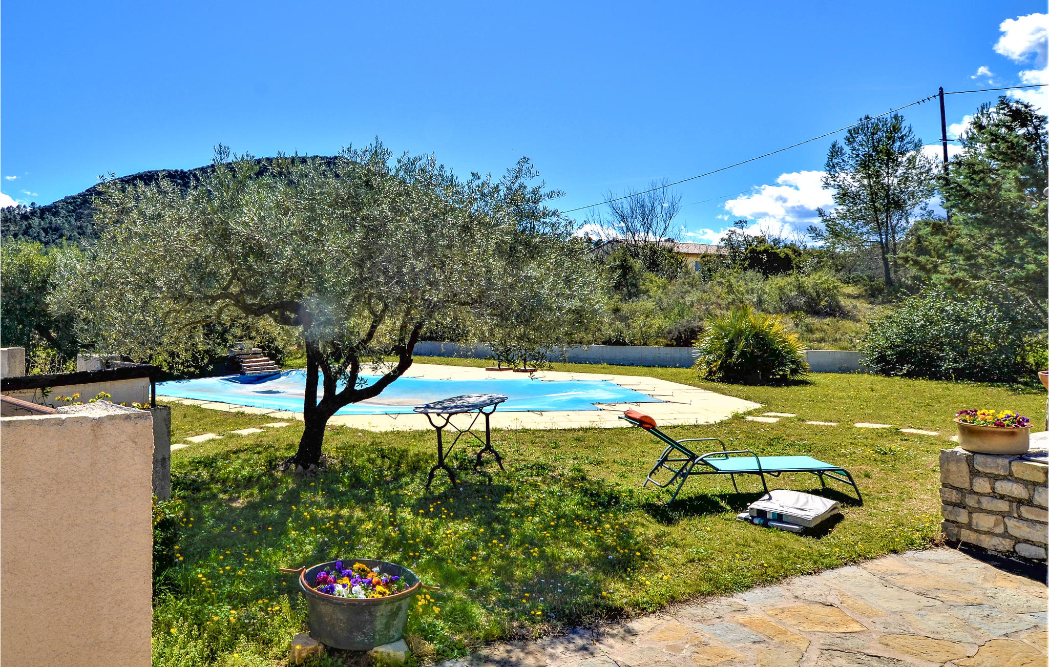 Awesome home in Pompignan with Outdoor swimming pool, WiFi and 3 Bedrooms