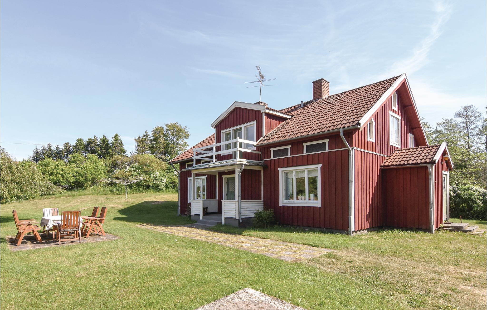 Beautiful home in Lyrestad with 4 Bedrooms and WiFi