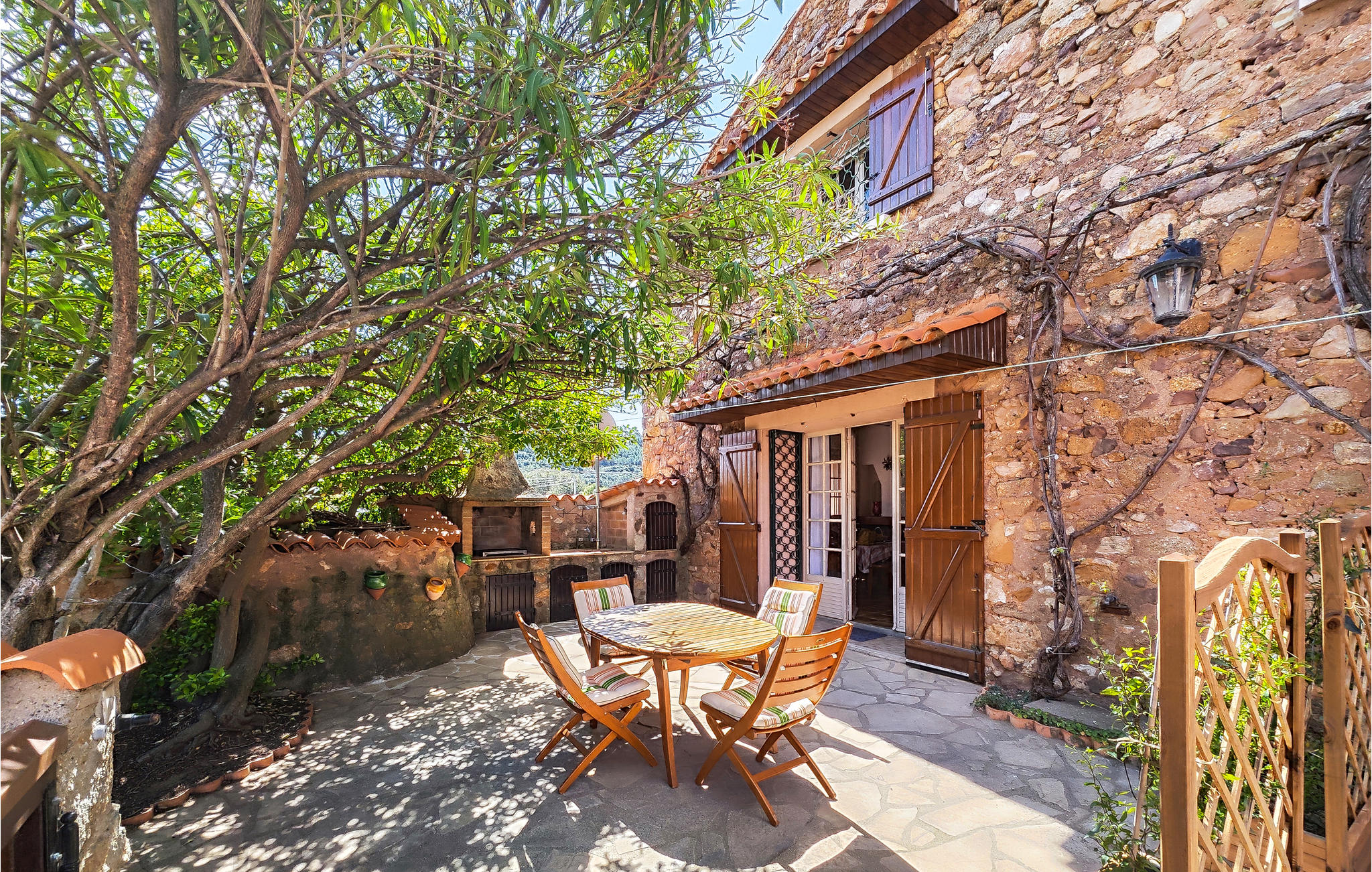 Stunning home in Cébazan with WiFi and 2 Bedrooms