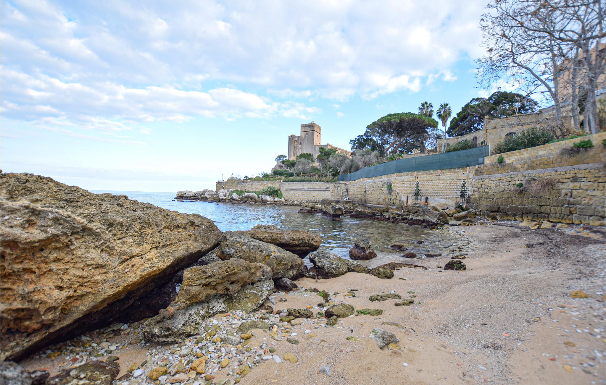 Beautiful apartment in Santa Flavia with 3 Bedrooms and WiFi