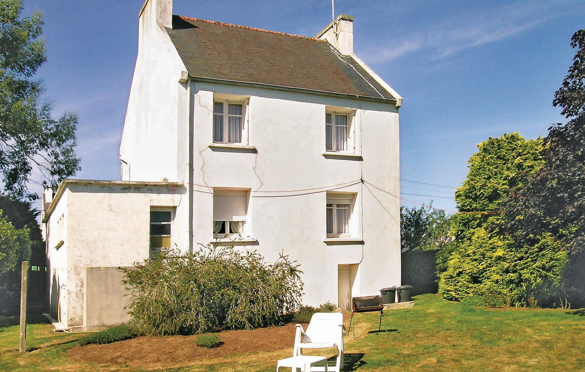 Awesome home in Landudec with 3 Bedrooms