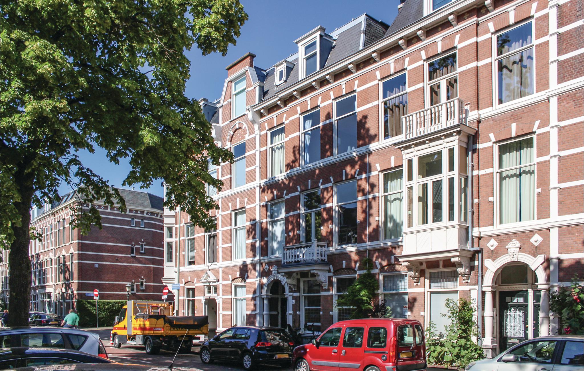 Awesome home in Den Haag with 3 Bedrooms and WiFi
