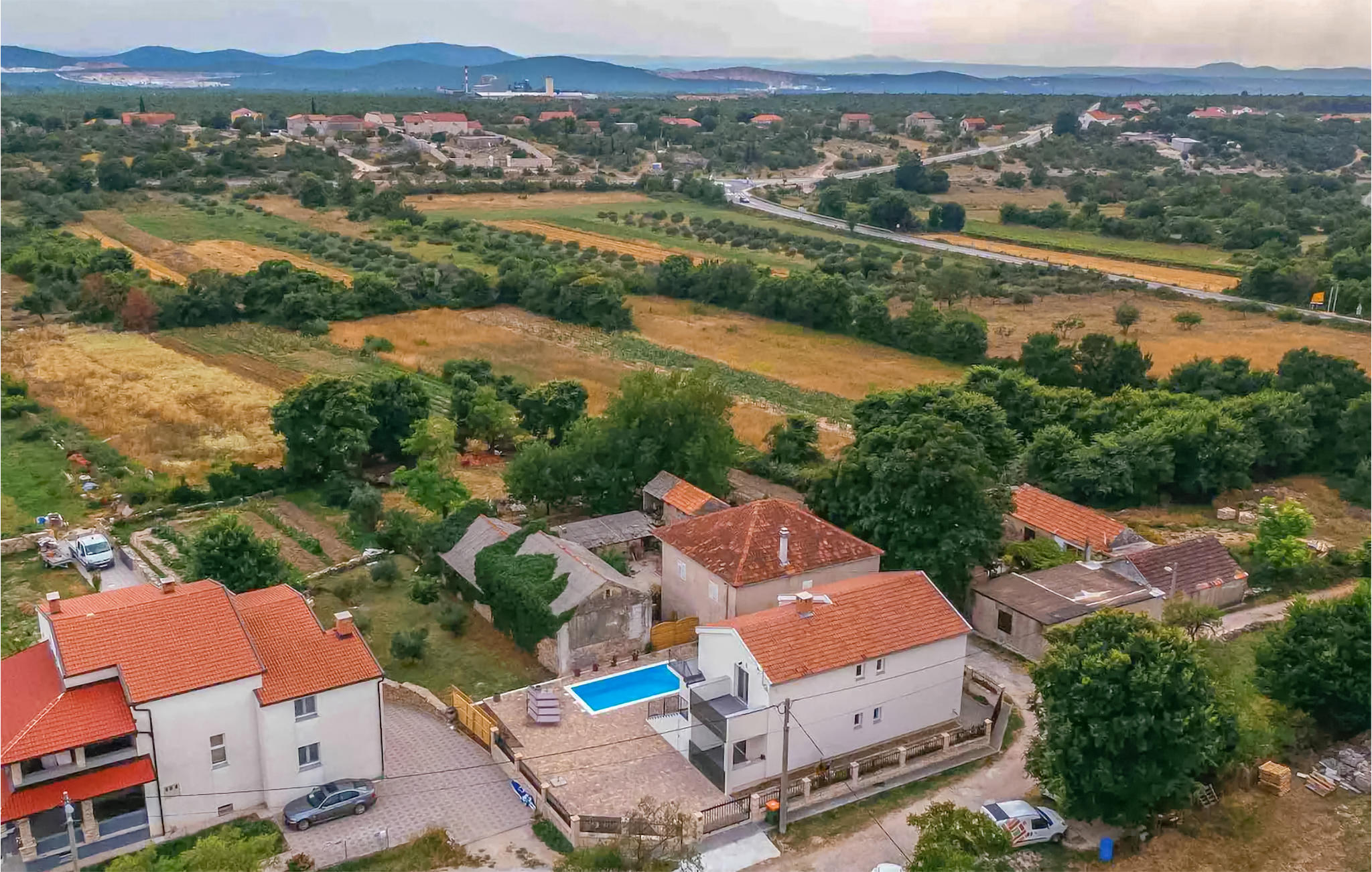 Nice apartment in Benkovac with Outdoor swimming pool, WiFi and 3 Bedrooms